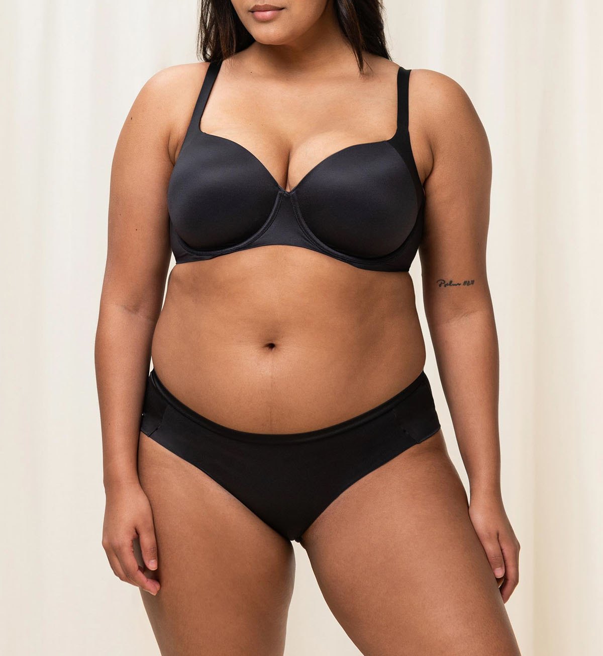 Triumph Body Make-Up Soft Touch (Black)