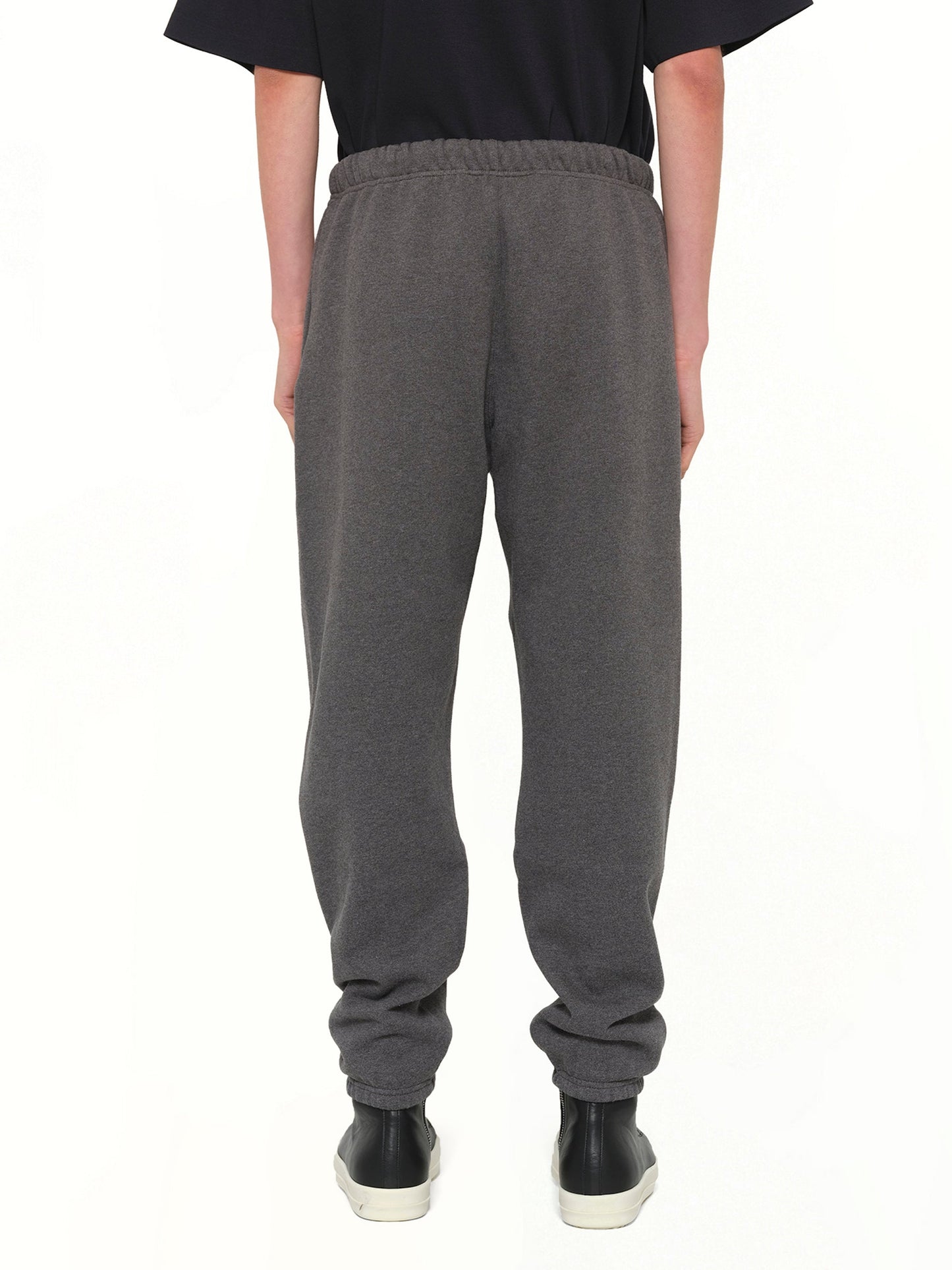 FEAR OF GOD ESSENTIALS Classic Sweatpant (Charcoal Heather)