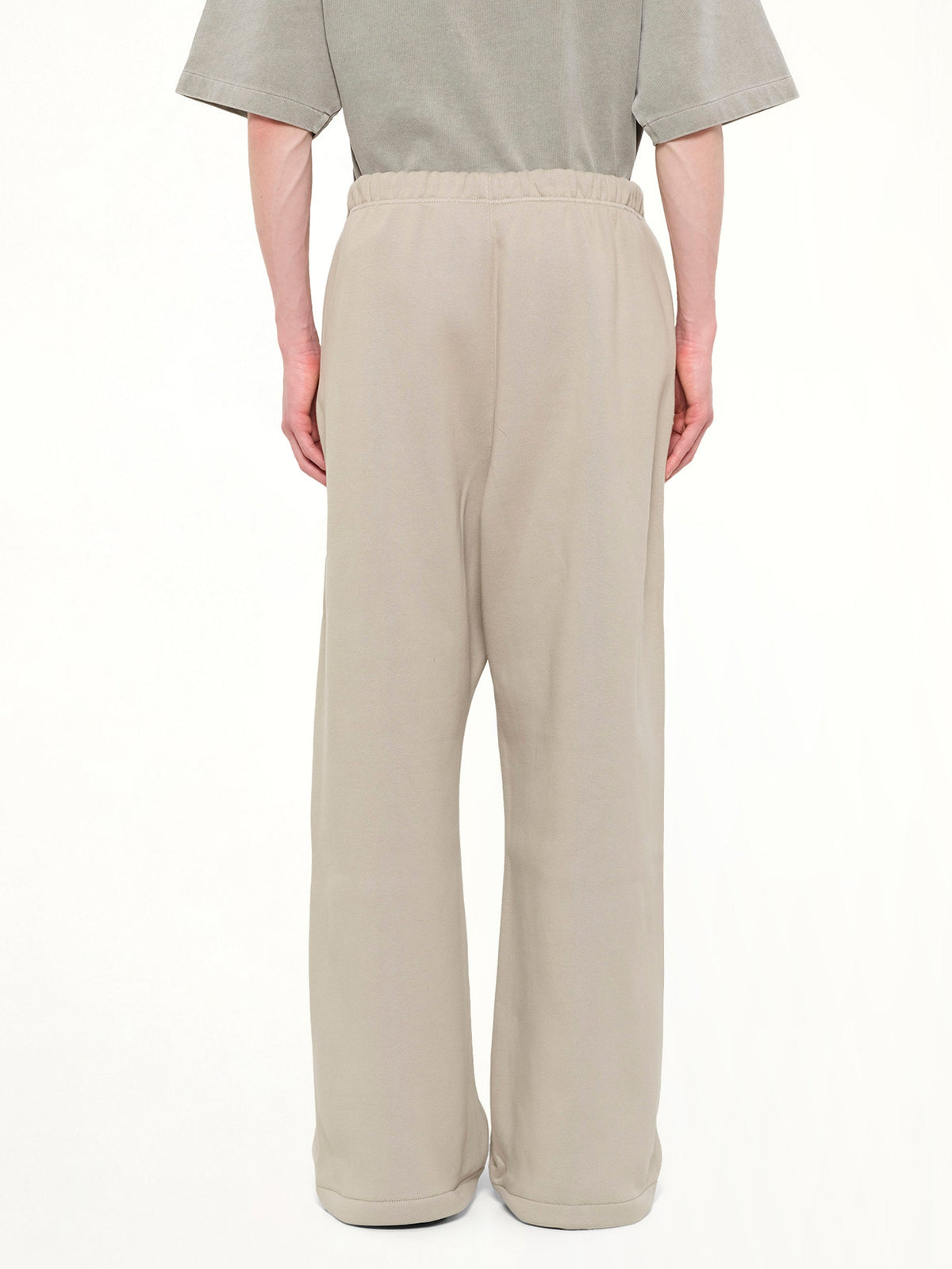 FEAR OF GOD ESSENTIALS Signature Lounge Sweatpant (Grey)