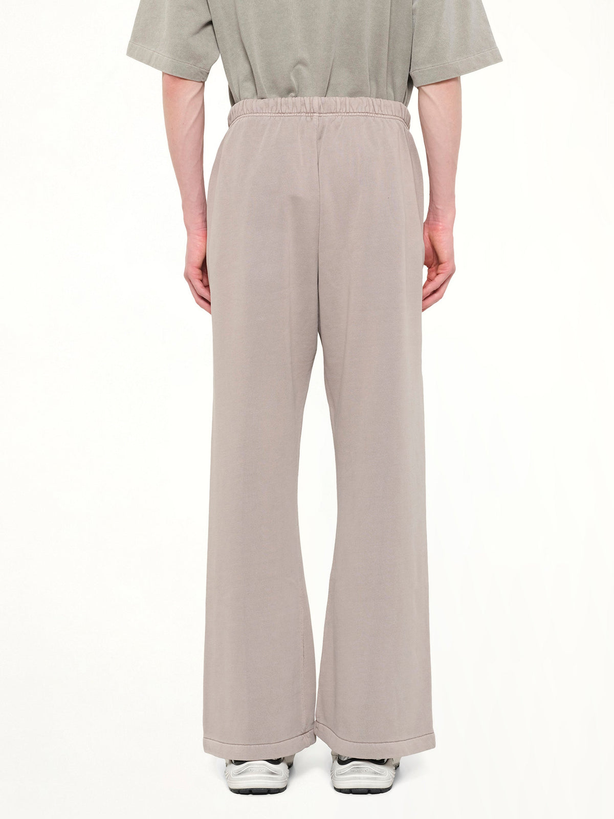 FEAR OF GOD ESSENTIALS Training Classic Fit Flare Sweatpant (Grey)