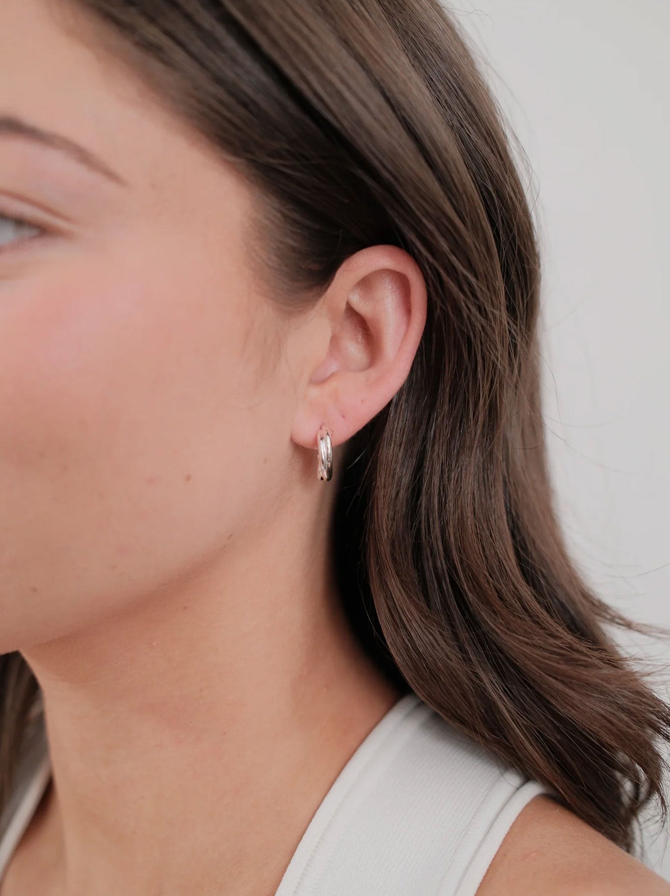 ZAFINO ELOISE HOOP (Silver)