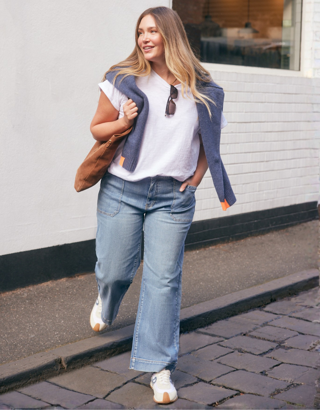 White & Co. Catalina Wide Leg Jeans (Mid Wash)