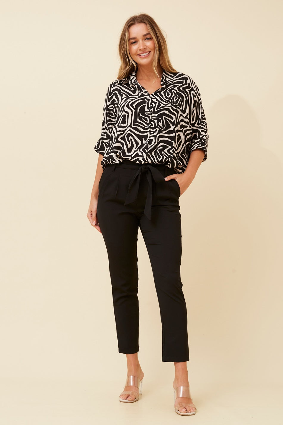 SAMIRA ABSTRACT PRINT SHIRT (Nougat)