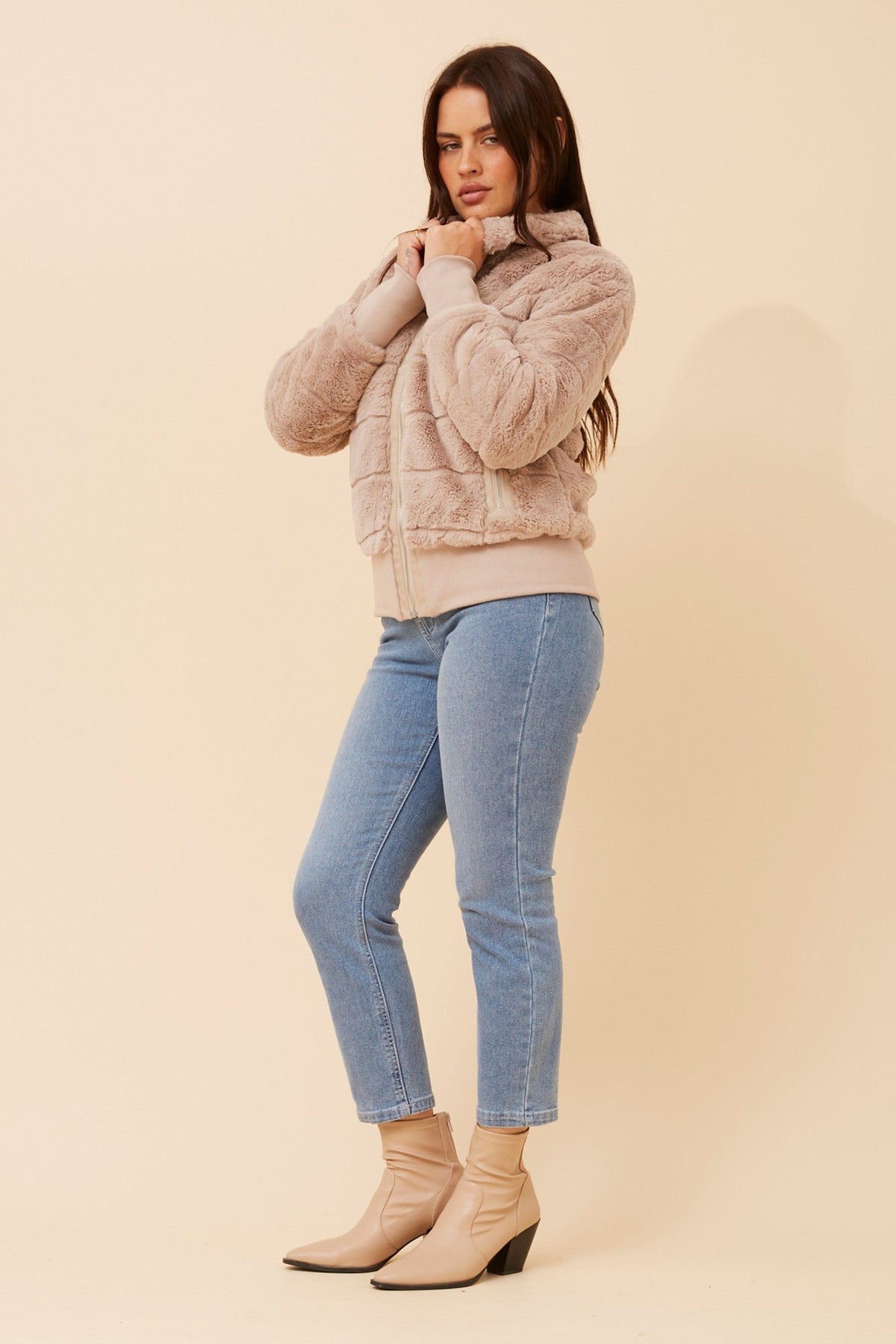 RAYMA FAUX FUR BOMBER JACKET (Beige)