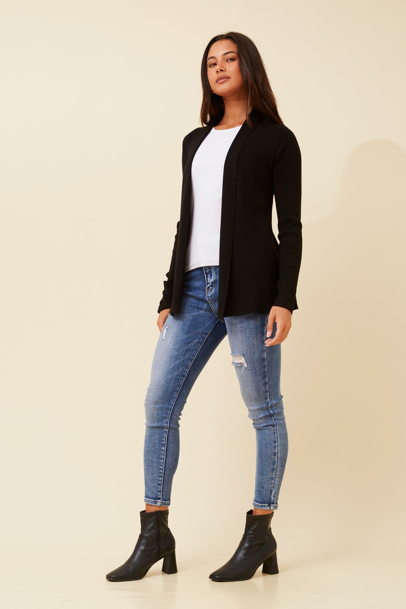 LARITA SOLID KNIT CARDIGAN (Black)