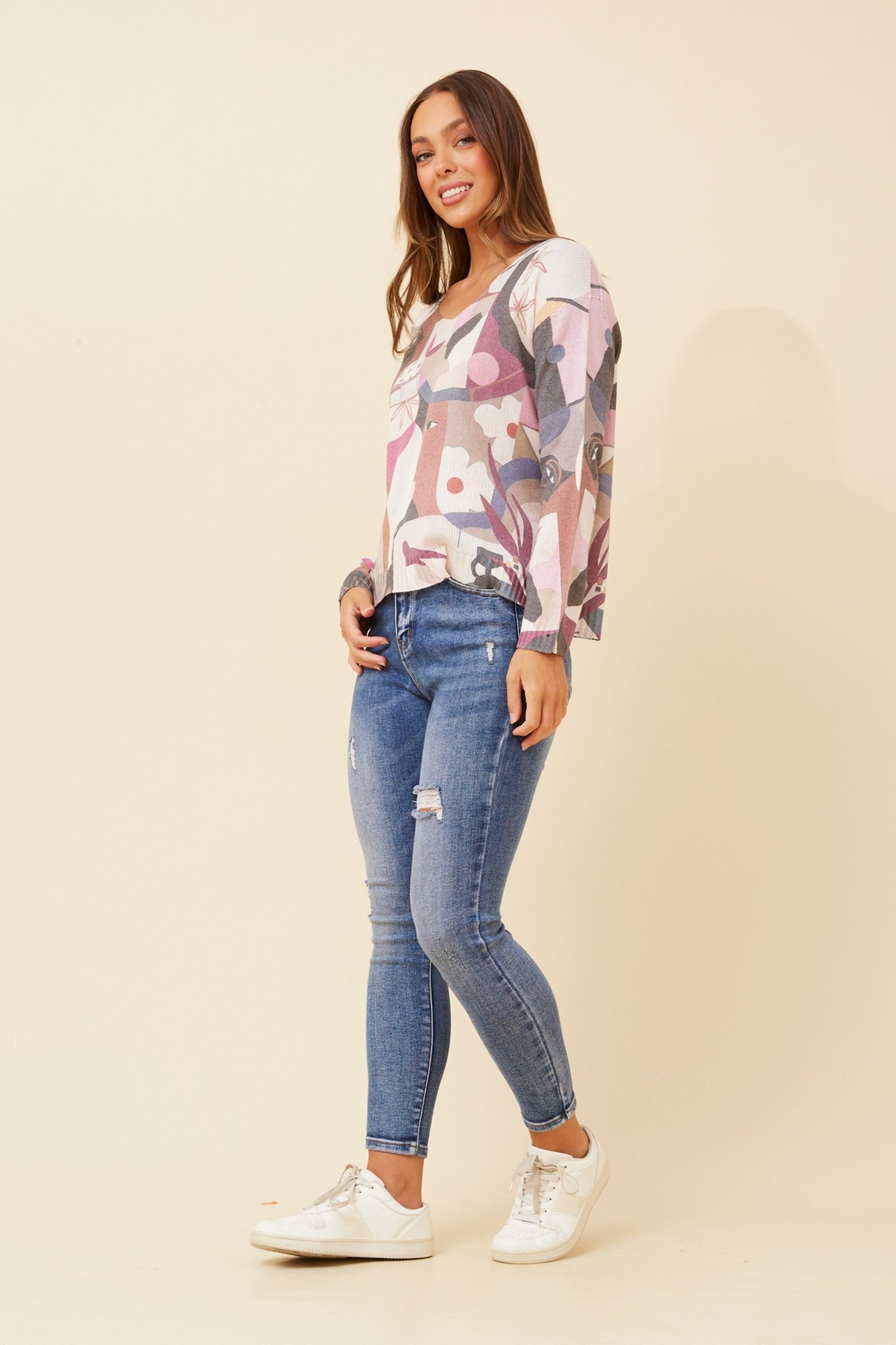 NEAVE ABSTRACT PRINT KNIT TOP (Multi Grey)