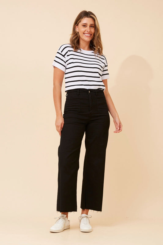 DOVA STRIPE PATTERN KNIT TOP (White And Black)