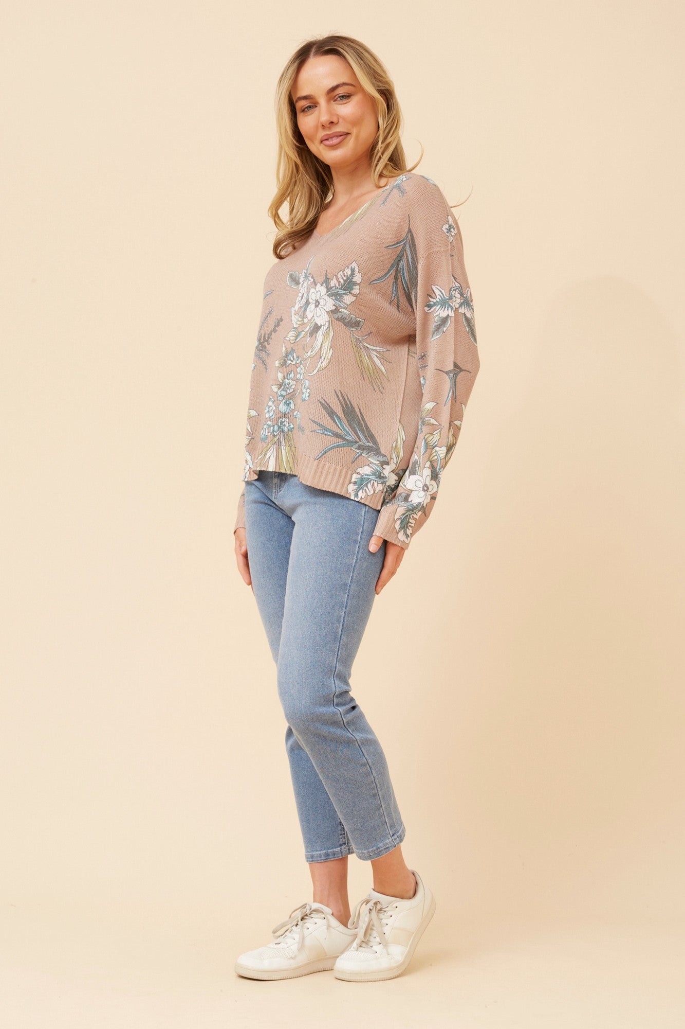 NEAVE FLORAL PRINT KNIT PULLOVER (Latte)