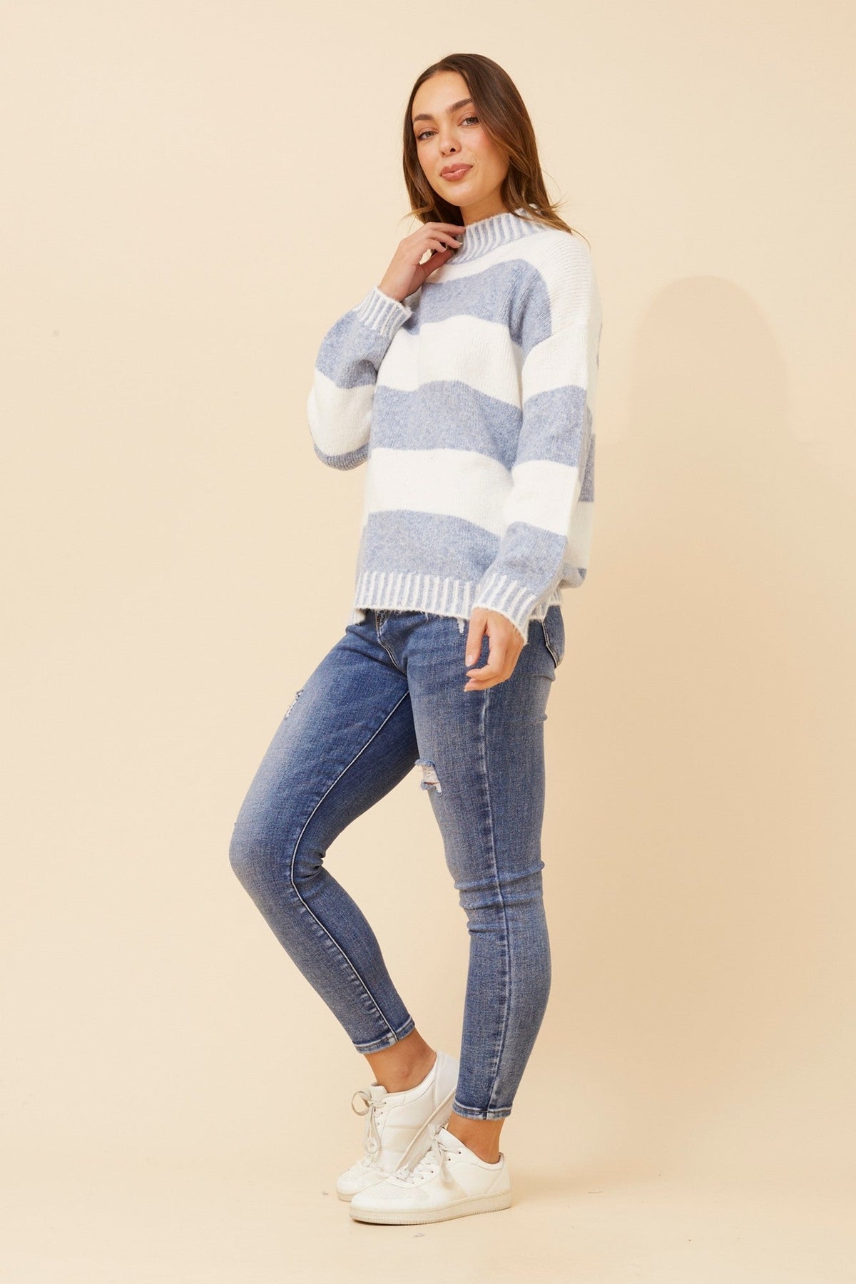 YARELI STRIPE PATTERN SWEATER (Latte)