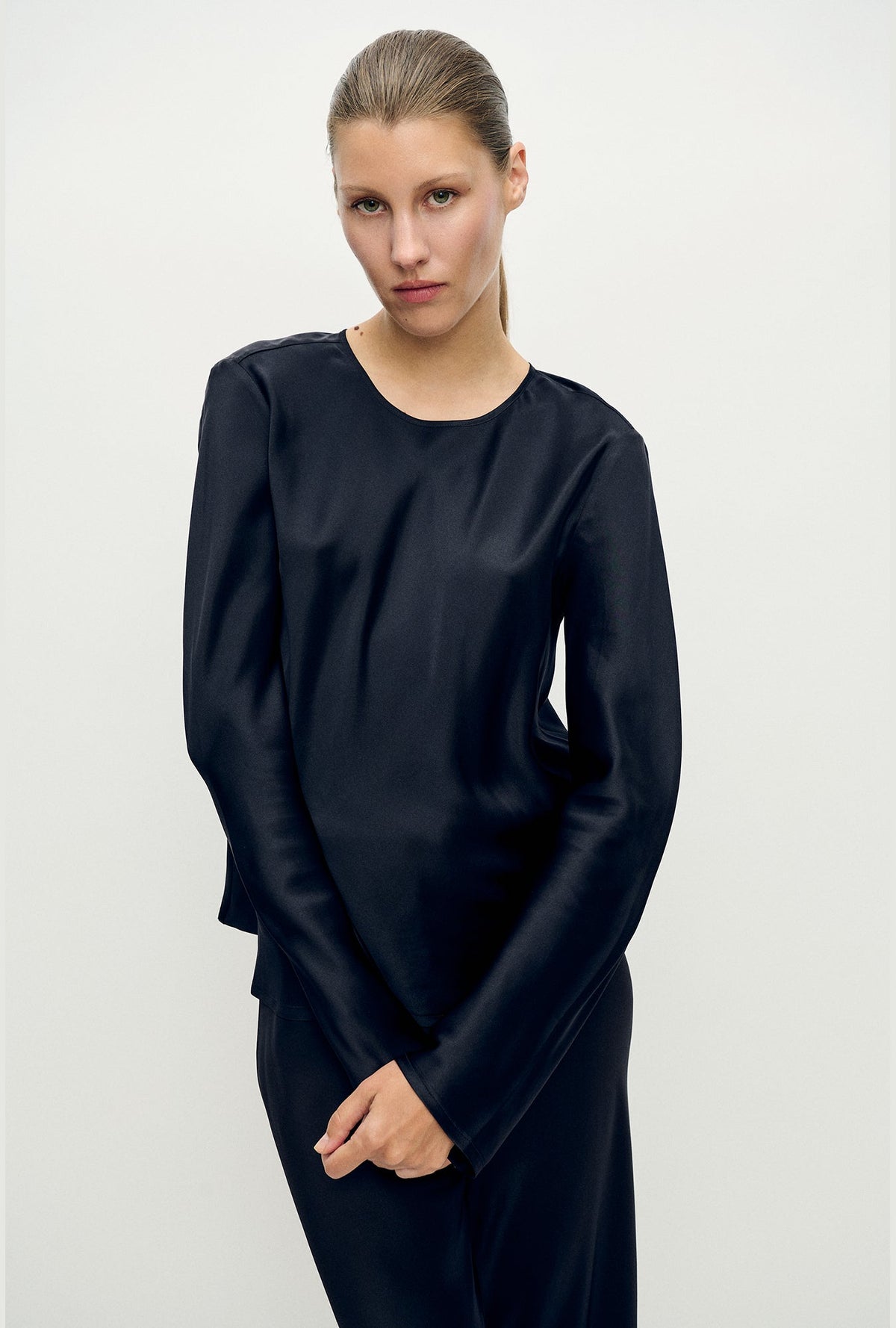 Silk Laundry Long Sleeve Bias Top (Black)