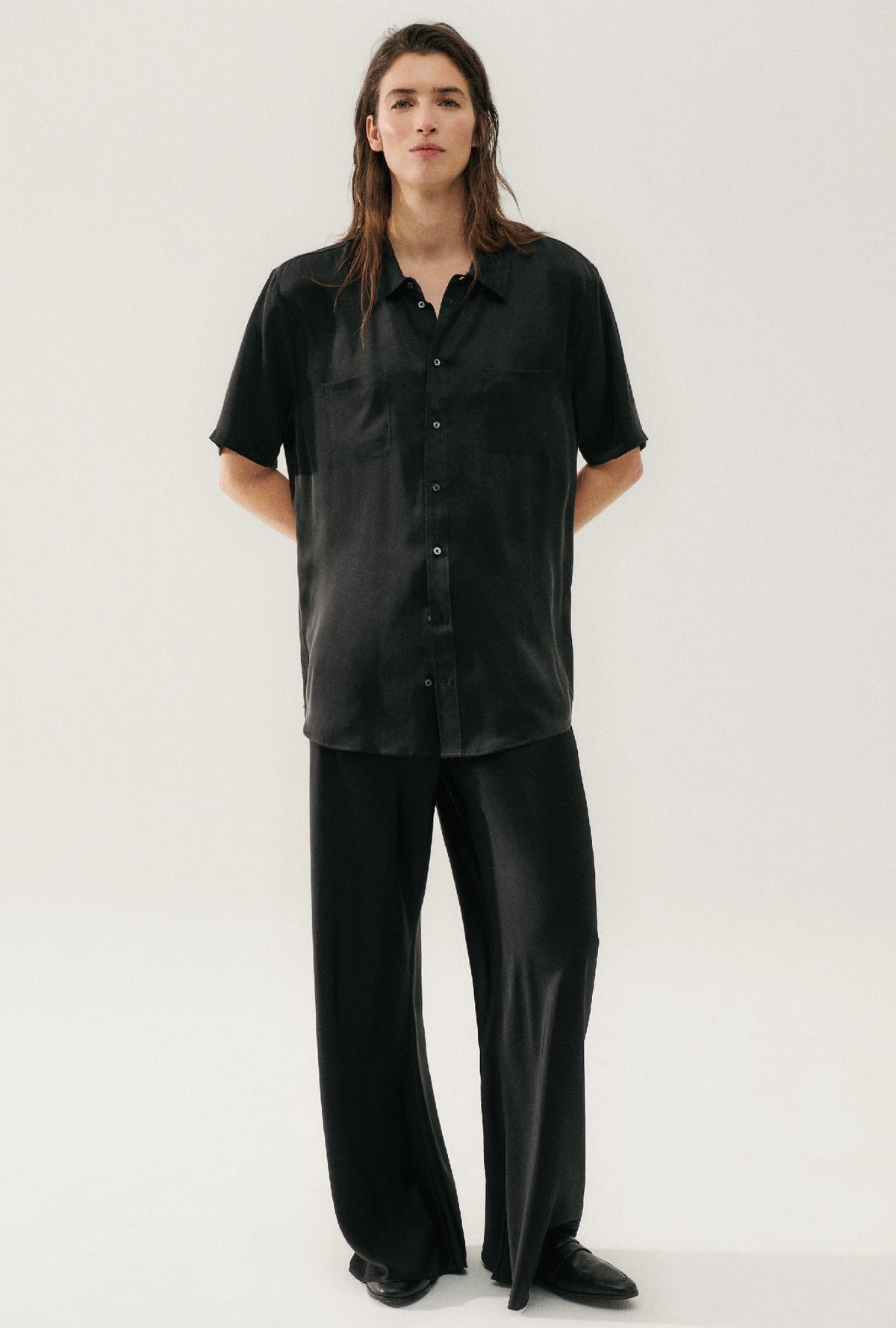 Silk Laundry Short Sleeve Boyfriend Shirt (Black)