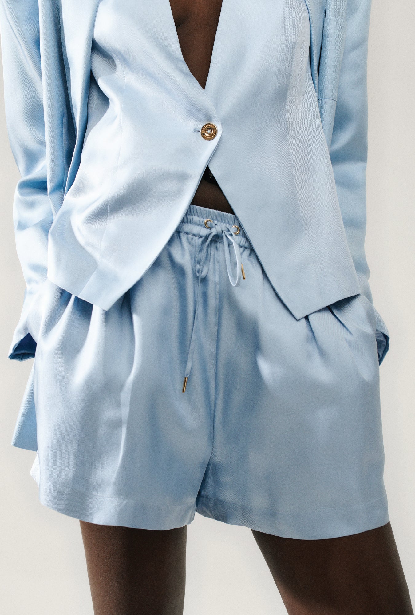 Silk Laundry Twill Slouch Shorts (Sky)