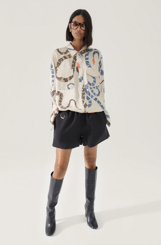 Silk Laundry Yak Blend 70S Shorts (Black)