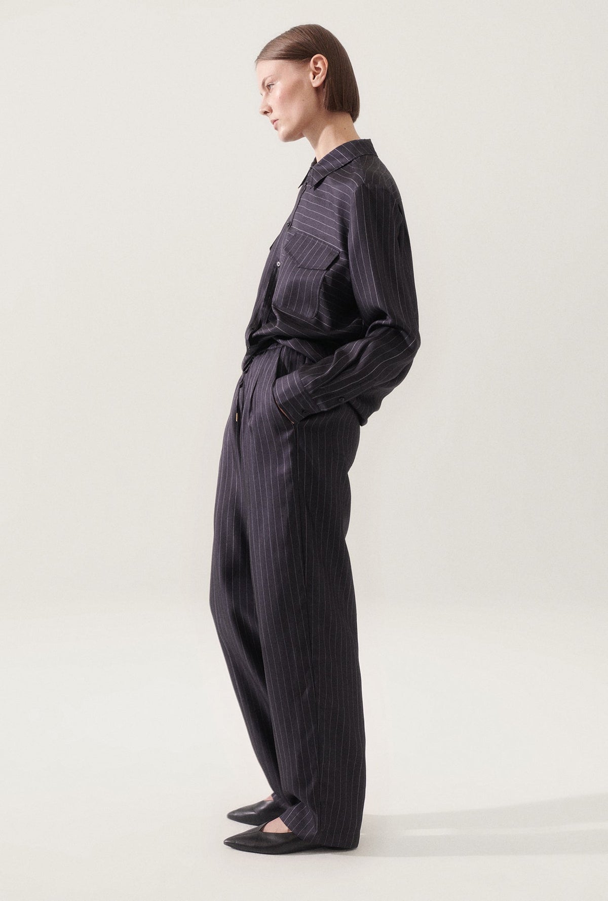 Silk Laundry Twill Slouch Pants (Pinstripe Black/White)