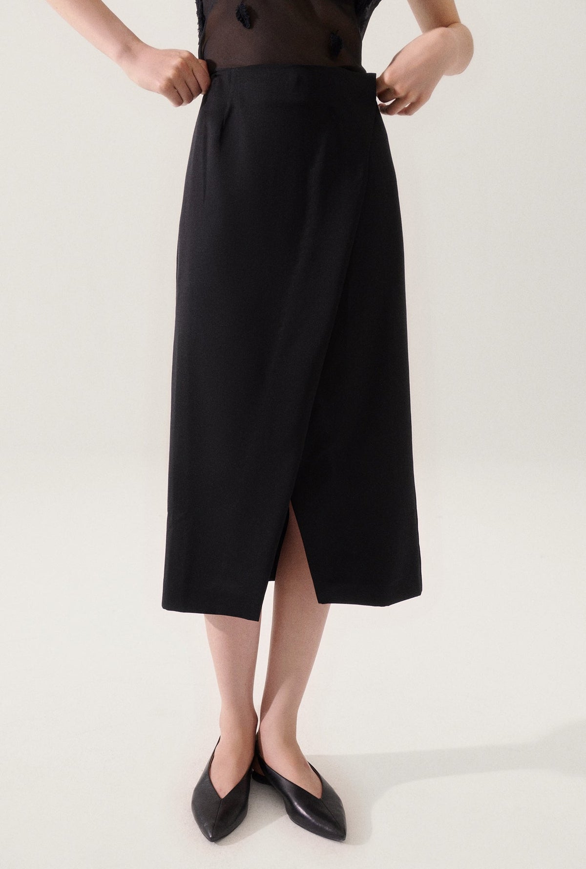 Silk Laundry Wool Wrap Skirt (Black)