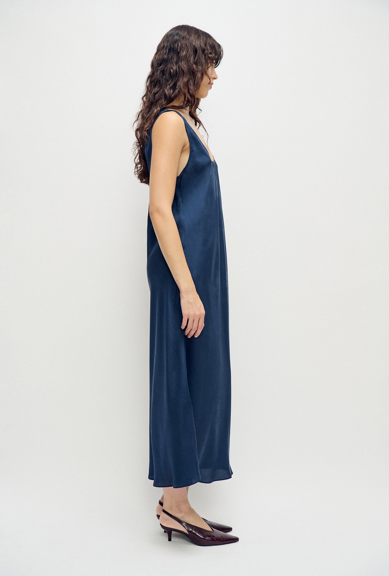 Silk Laundry Habotai Scoop Neck Dress (Midnight)
