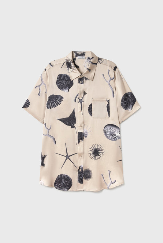 Silk Laundry Short Sleeve Boyfriend Shirt (Seashells)