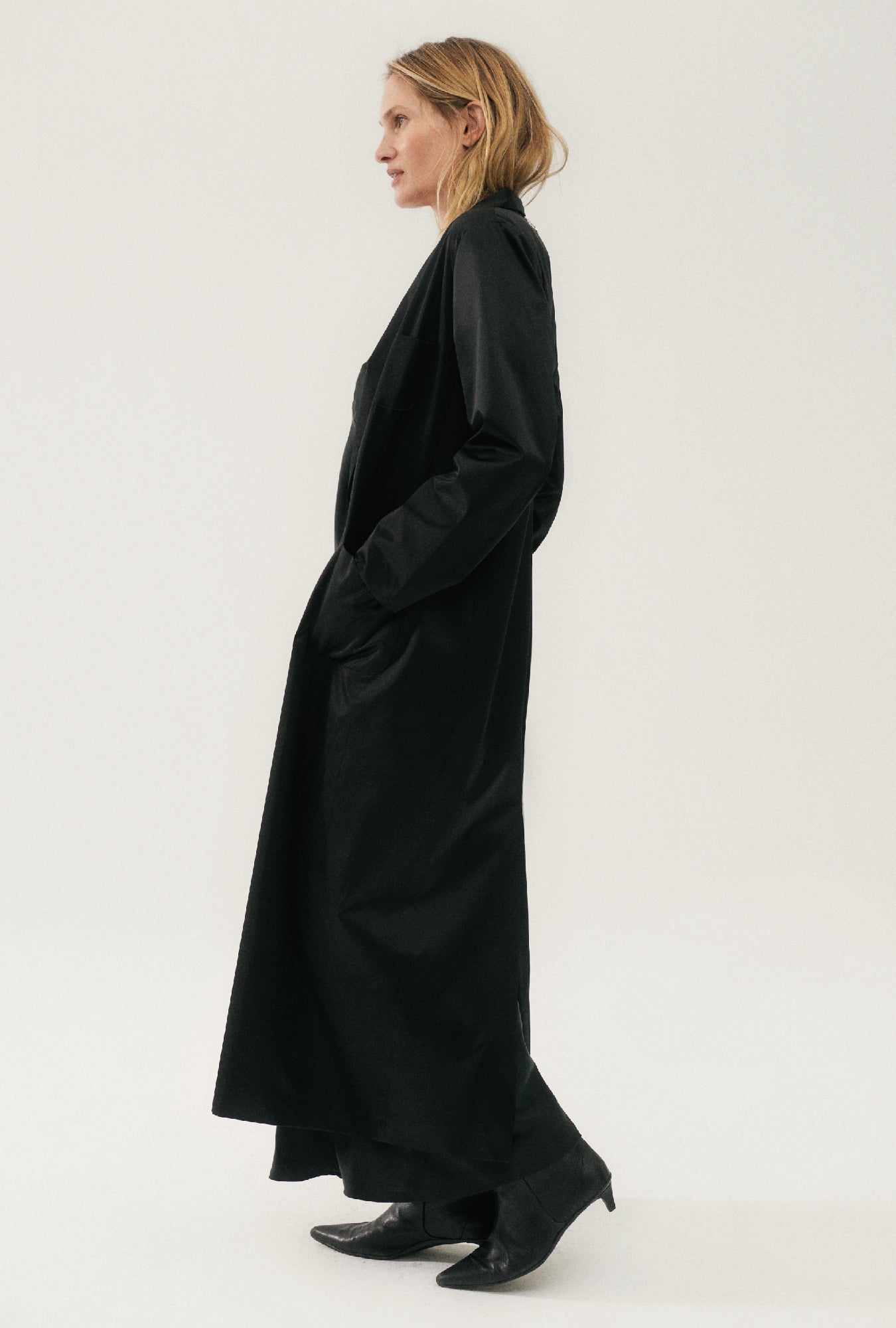 Silk Laundry Weatherproof Long Blazer (Black)