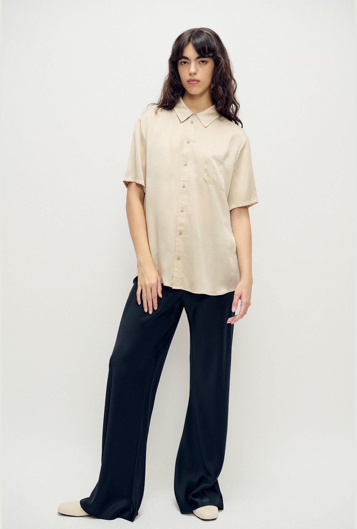 Silk Laundry Short Sleeve Boyfriend Shirt (Hazelnut)