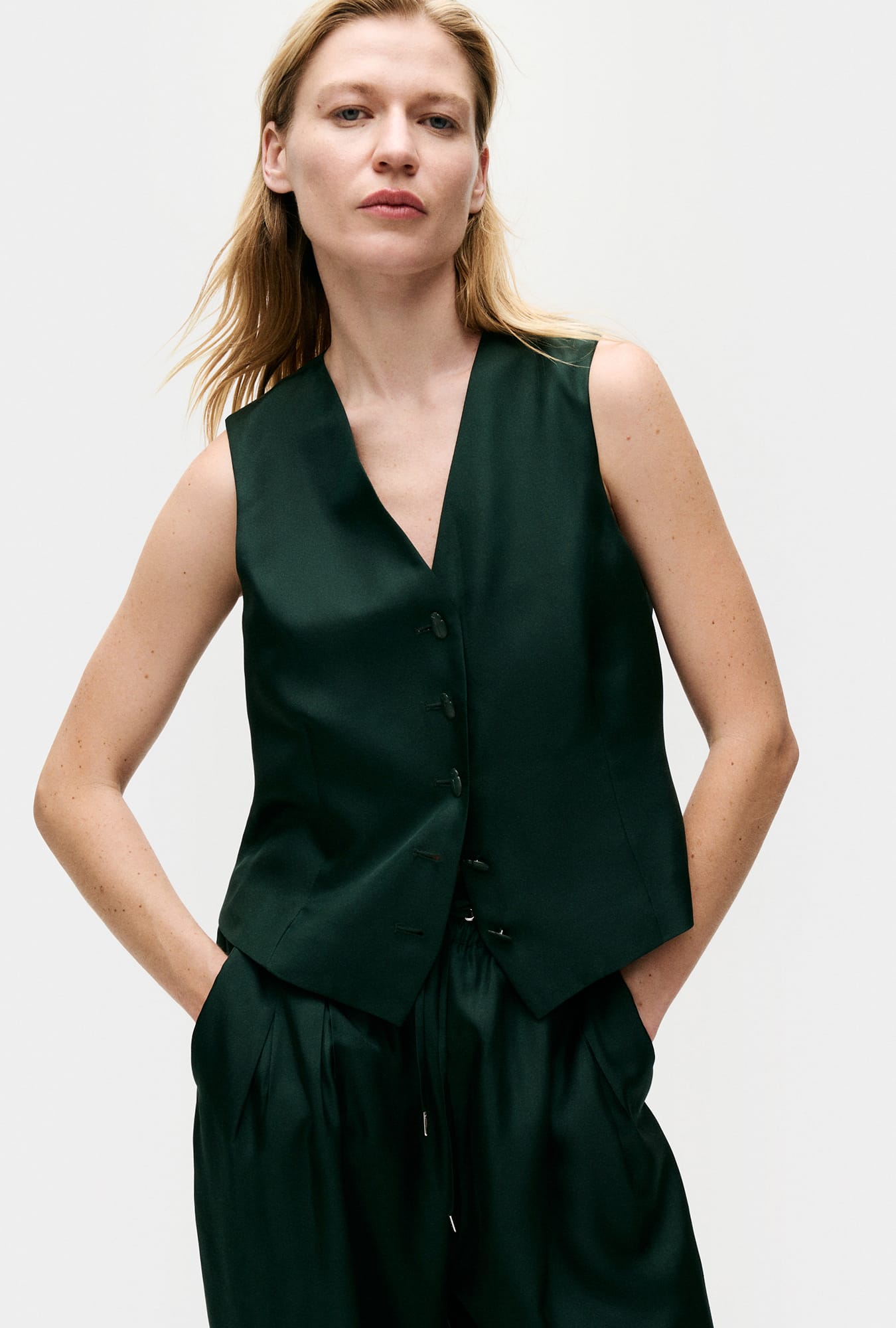 Silk Laundry Twill Vest (Scarab)