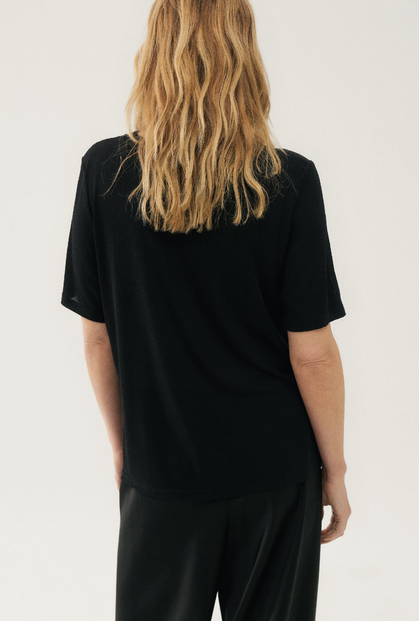 Silk Laundry Ribbed T-Shirt (Black)