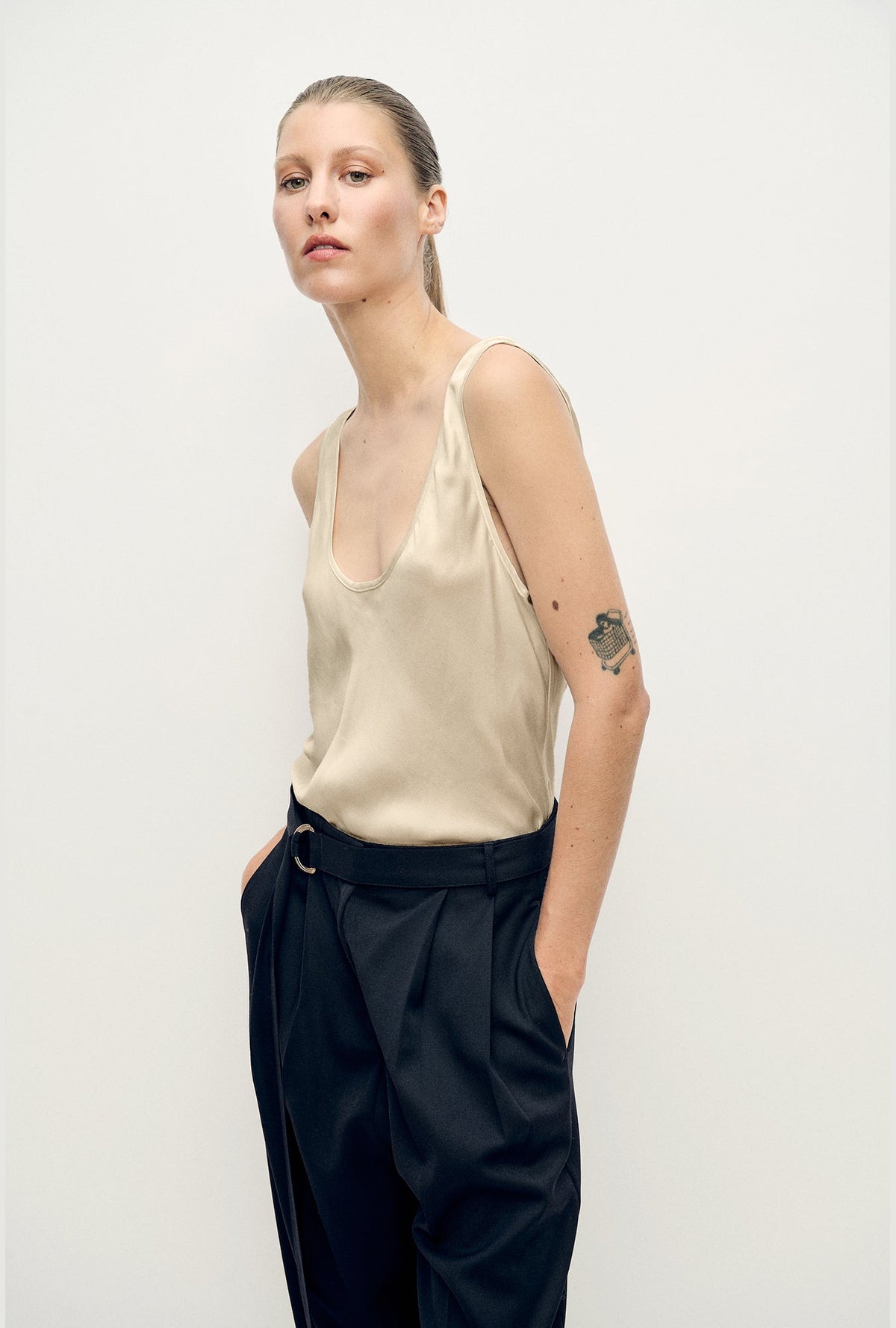 Silk Laundry Scoop Neck Tank (Hazelnut)