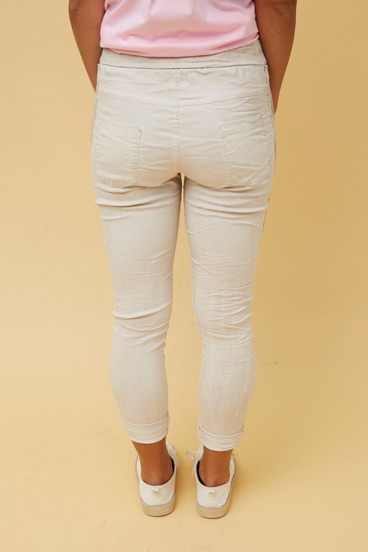 ZANJA DIAMANTE DETAIL JOGGER PANTS (Beige)