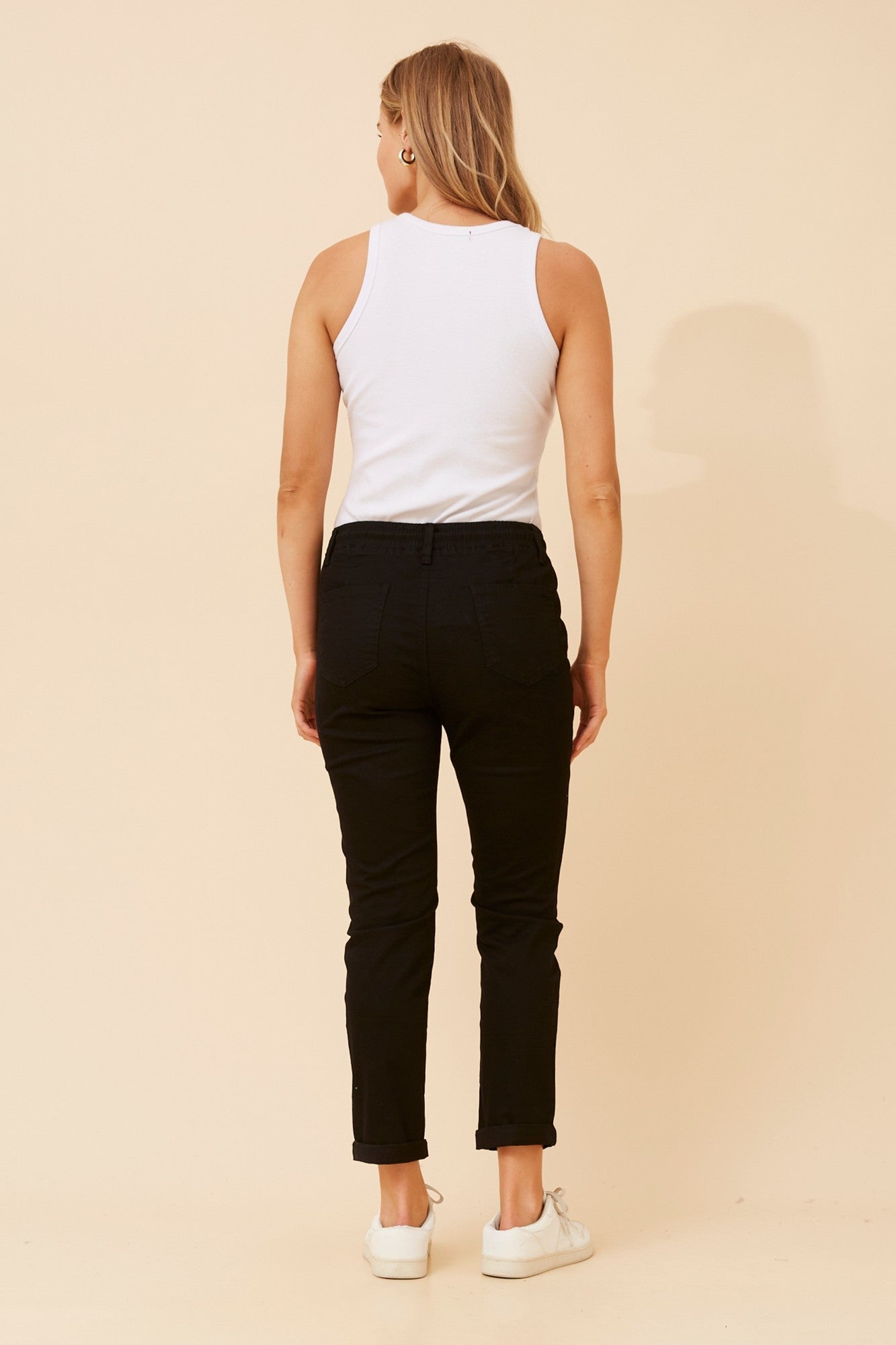 RAYNA SOLID JOGGER PANTS (Black)