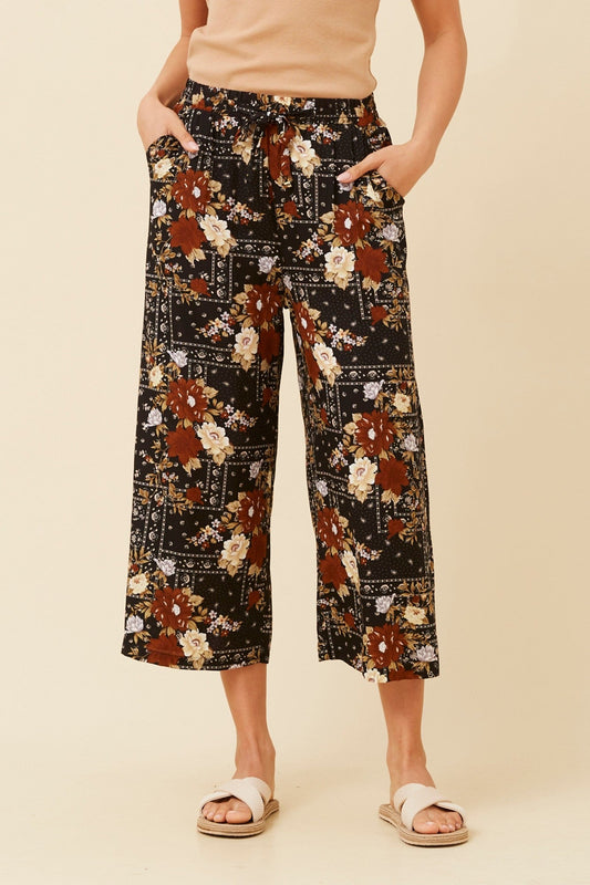 SUZE FLORAL CULOTTE PANTS (Multi Black)