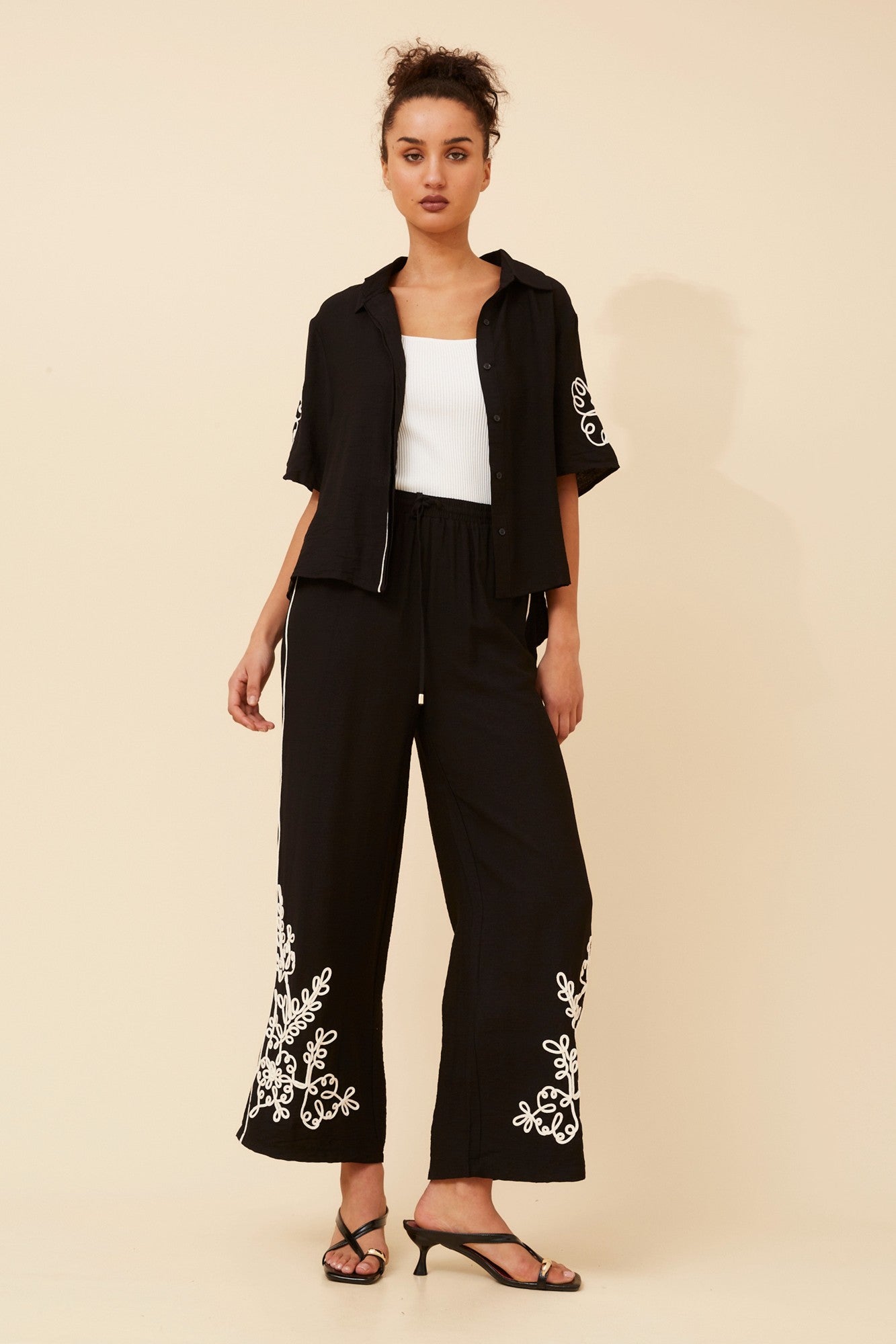 OREN EMBROIDERED WIDE LEG PANTS (Black)