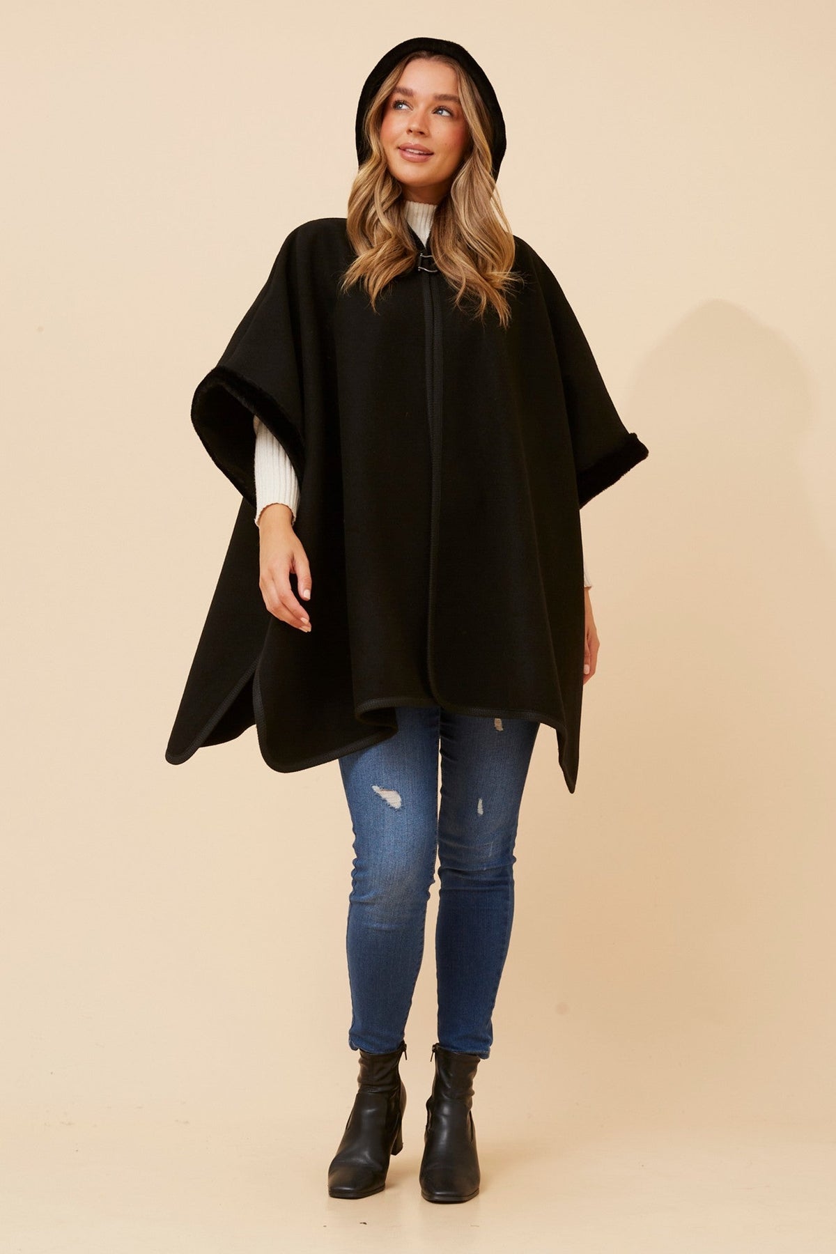 AMBERLYN SOLID PONCHO (Black)