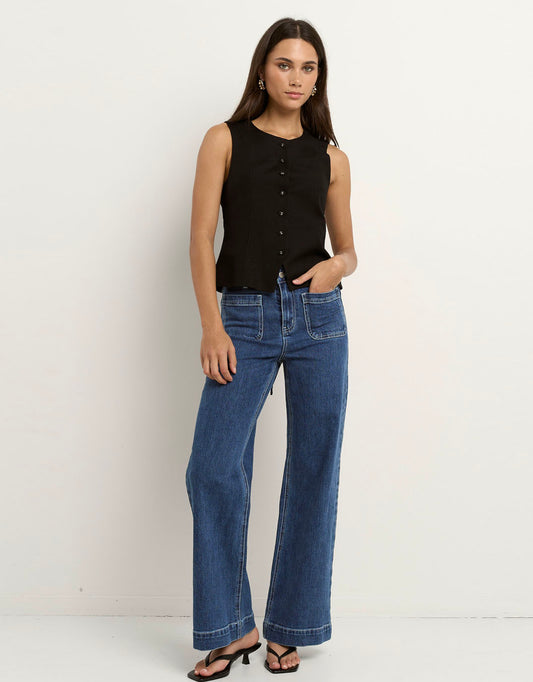 Infusion Sleeveless Vest - (Black)