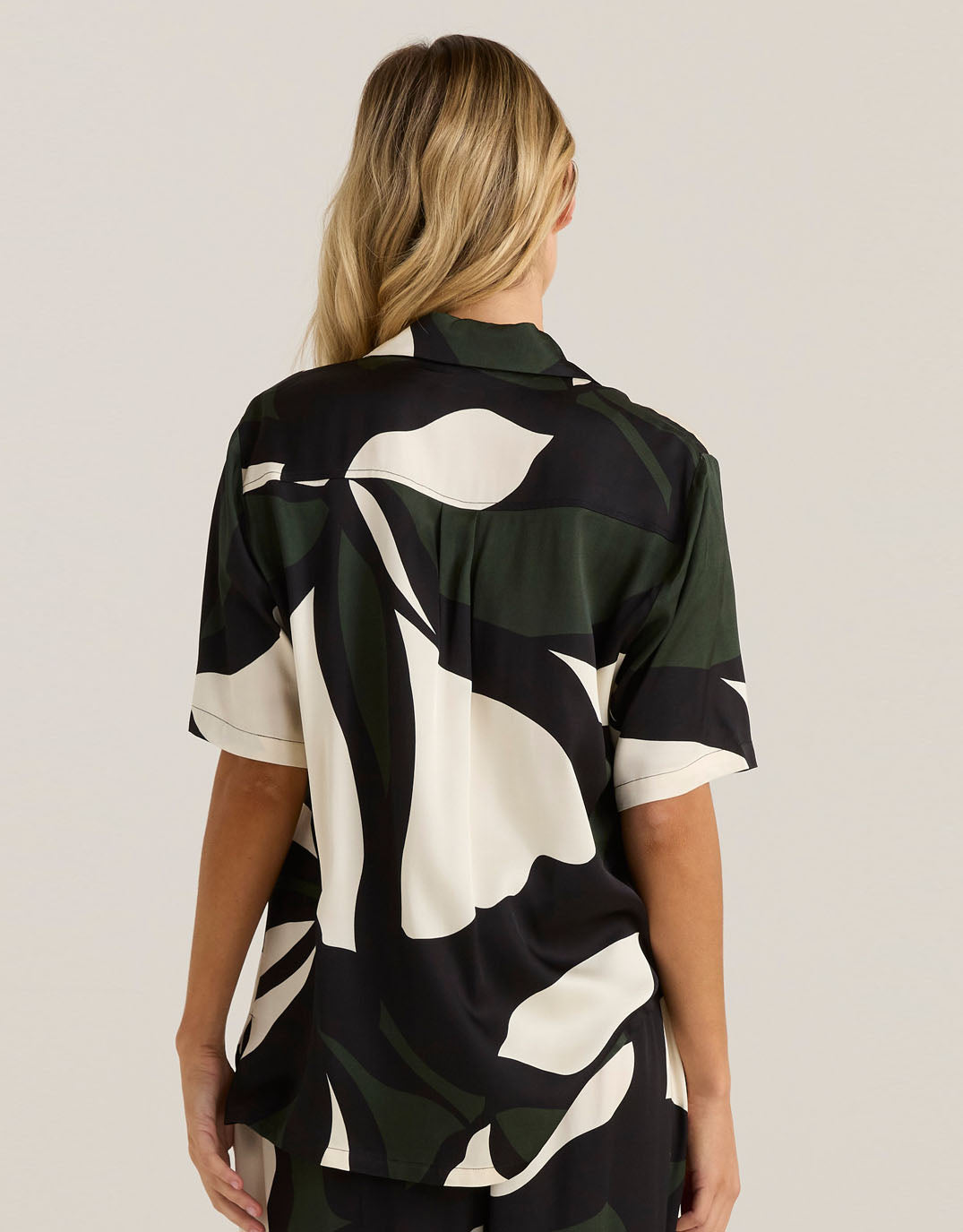 Sass Clothing Tarni Satin Shirt (Iris Abstract Print)