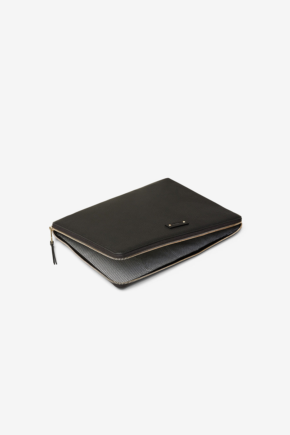 KINNON STARK LAPTOP SLEEVE WITH LIGHT BRUSHED GOLD HARDWARE (Black)
