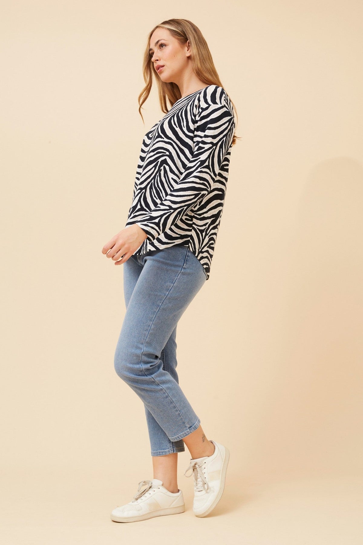 CLIO ANIMAL PRINT TOP (Multi Black)
