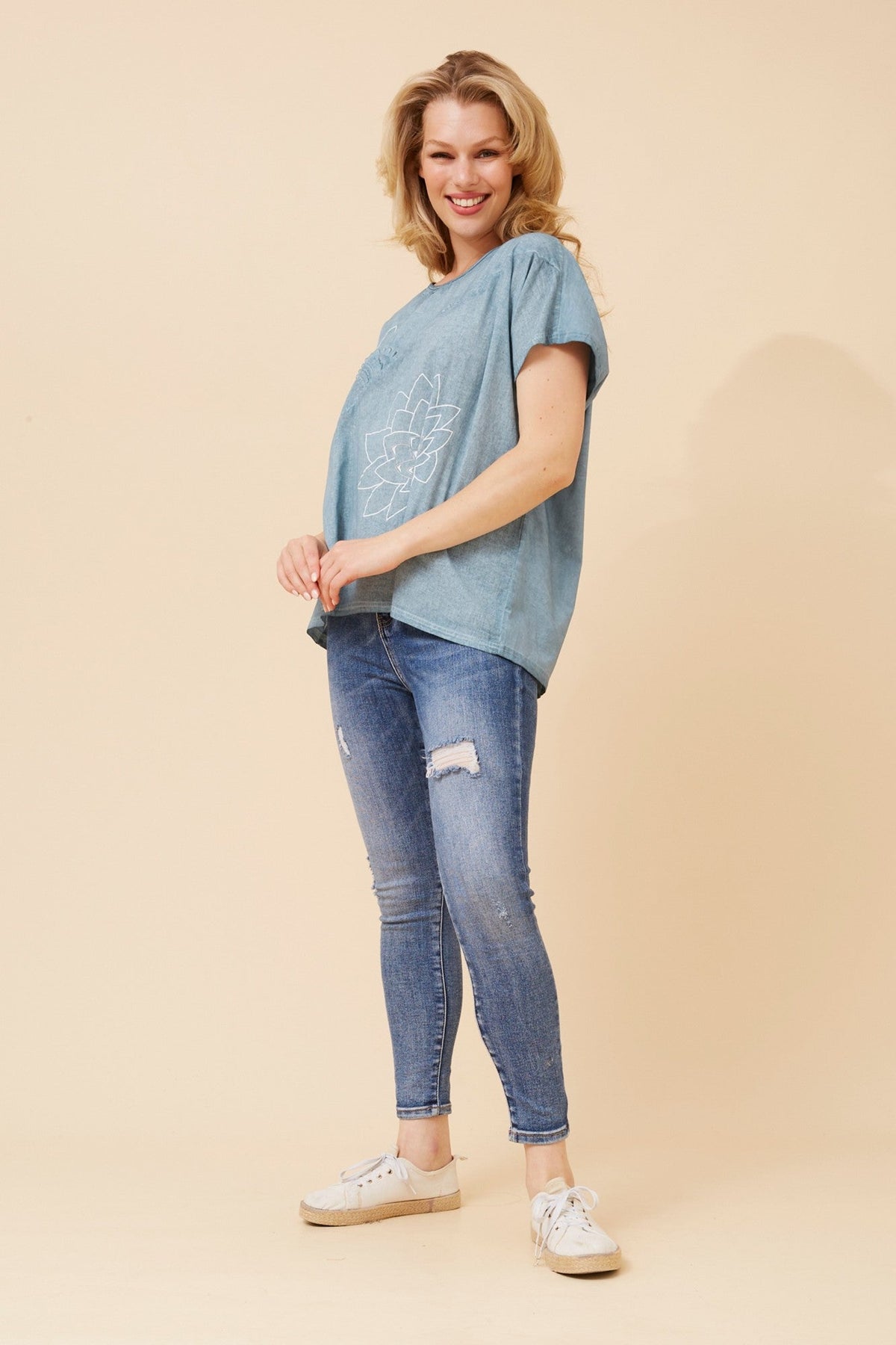 JOLANDA EMBROIDERED TOP (Latte)