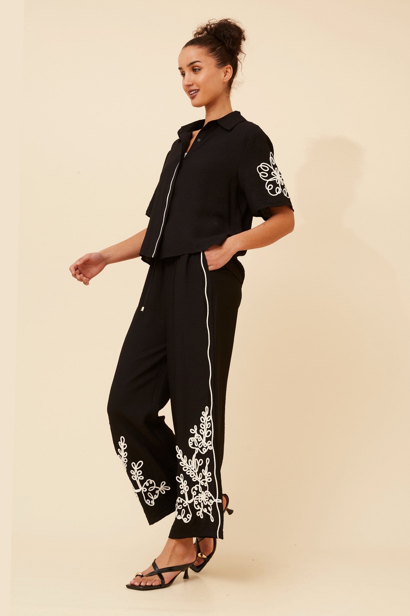 ORENA EMBROIDERED SHIRT (Black)