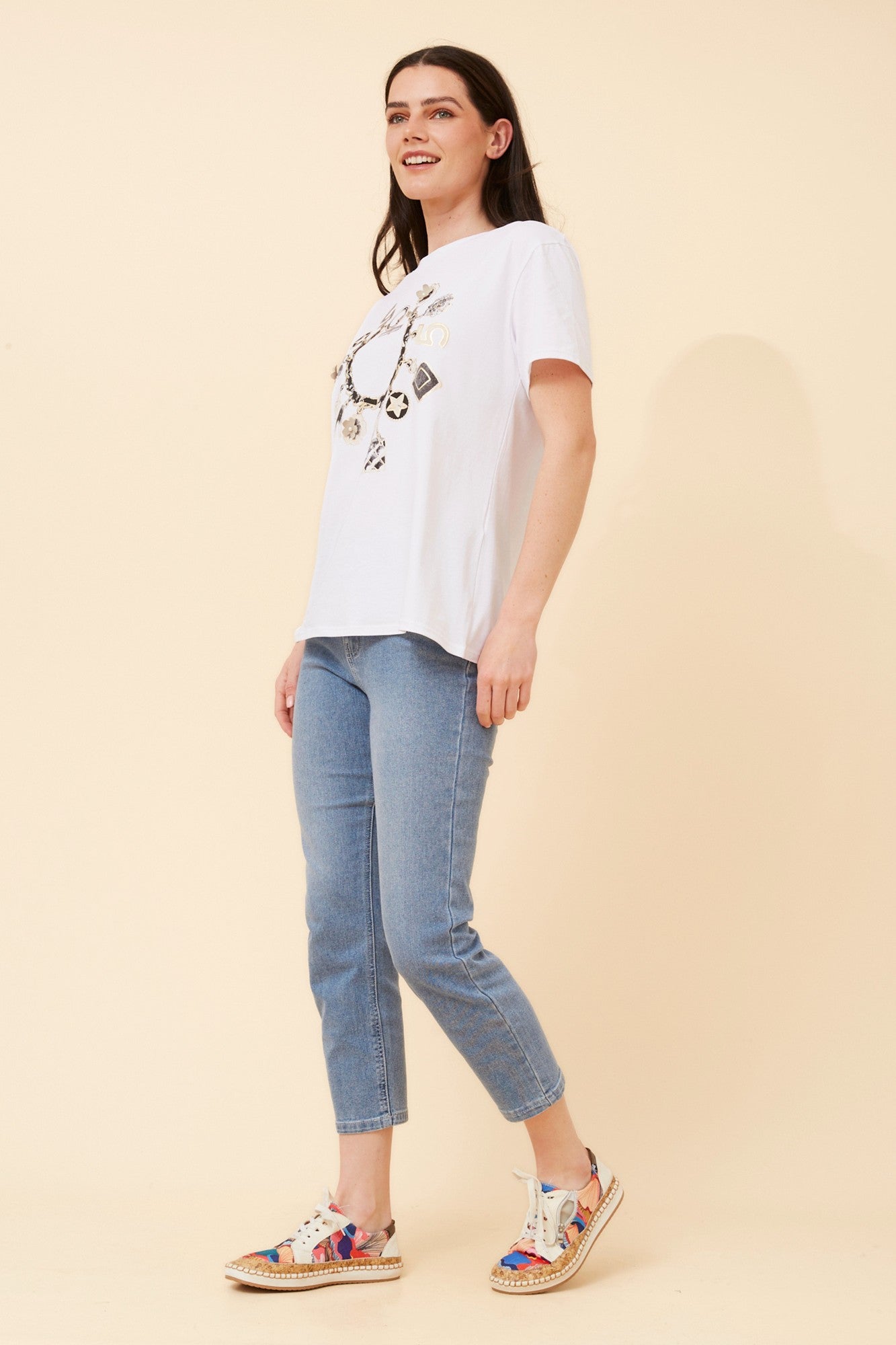 IMILIA GRAPHIC PRINT T-SHIRT (White)