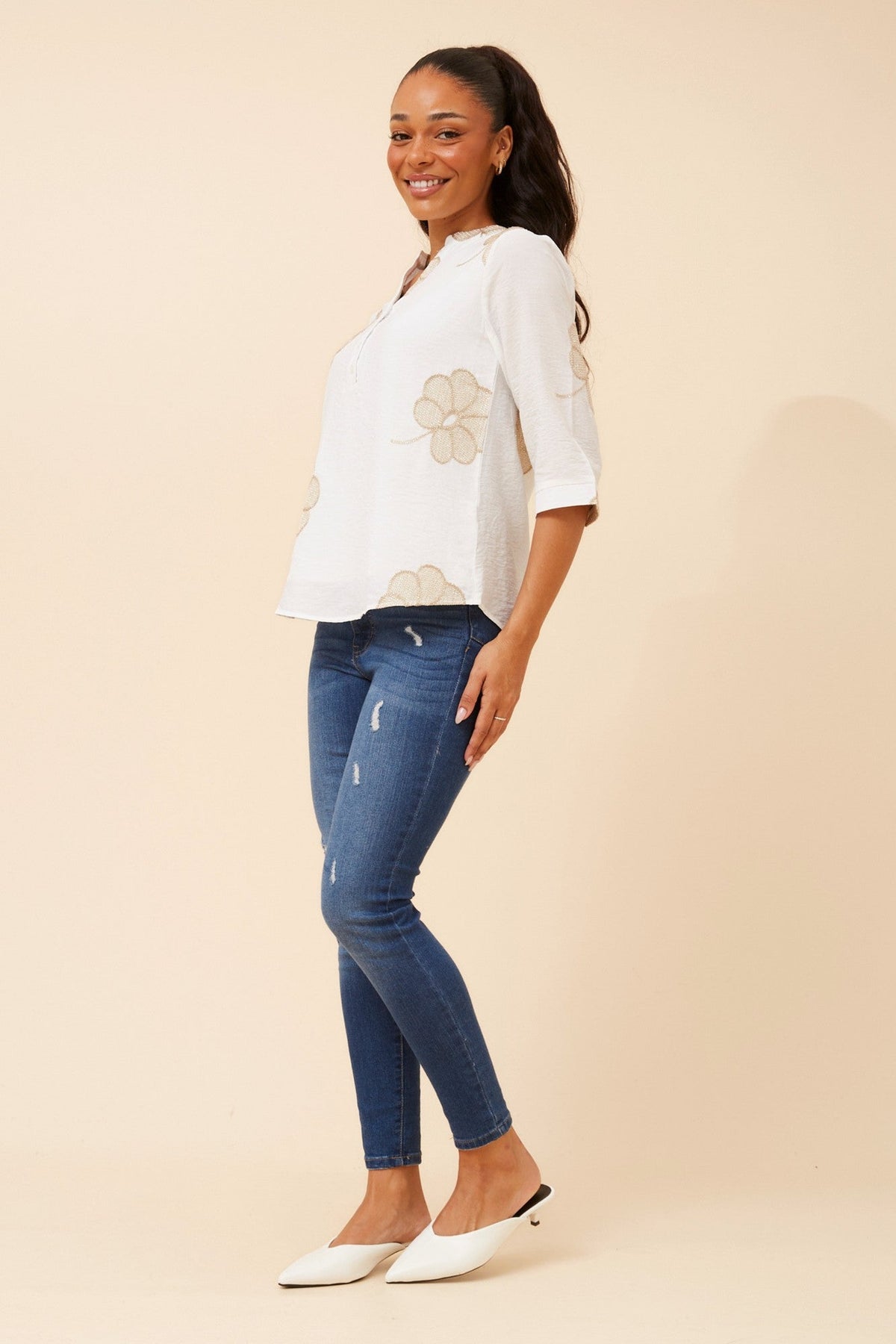 NORNAH EMBROIDERED TOP (White)