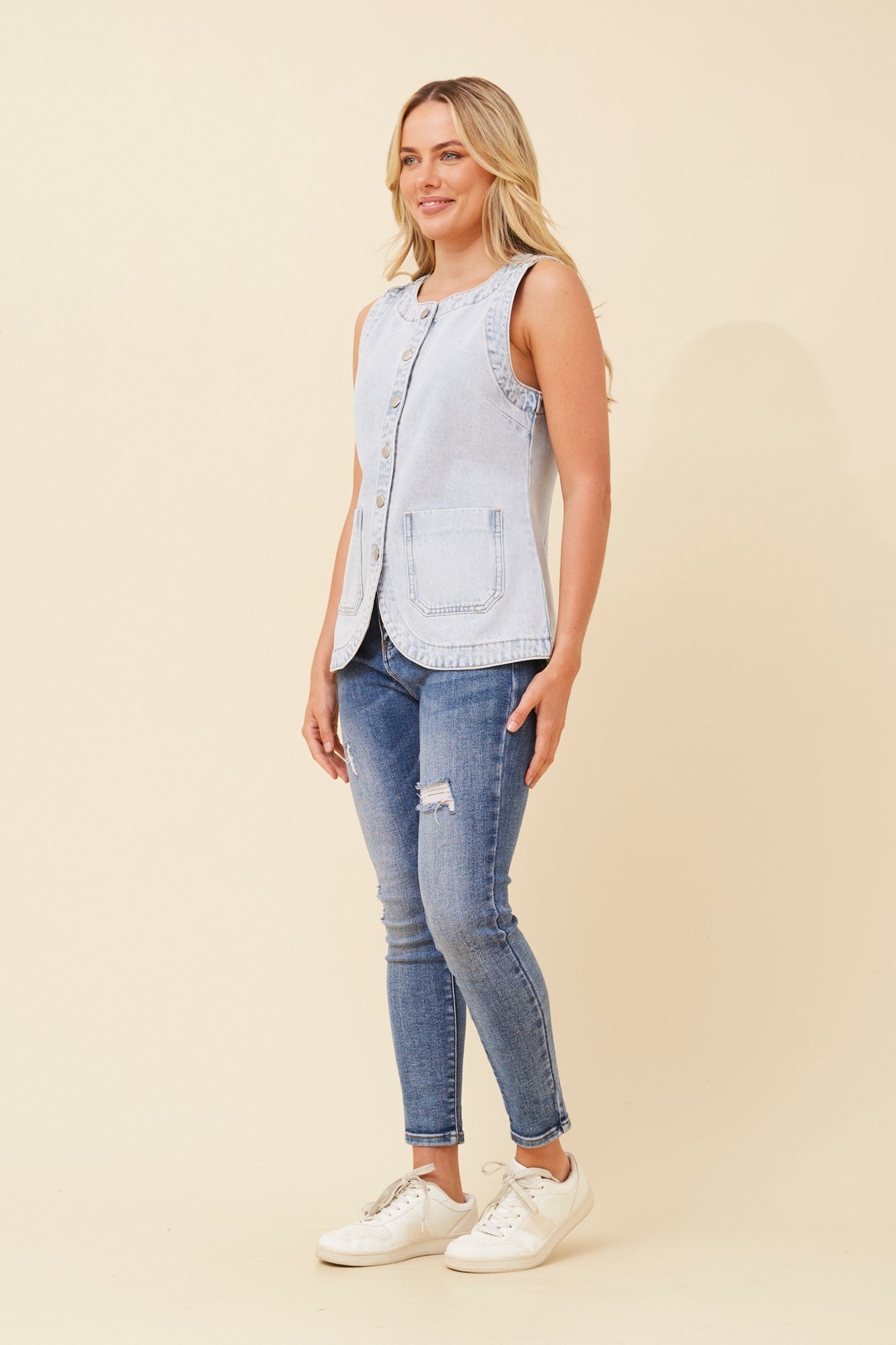 YUSUF DENIM VEST (Light Denim)