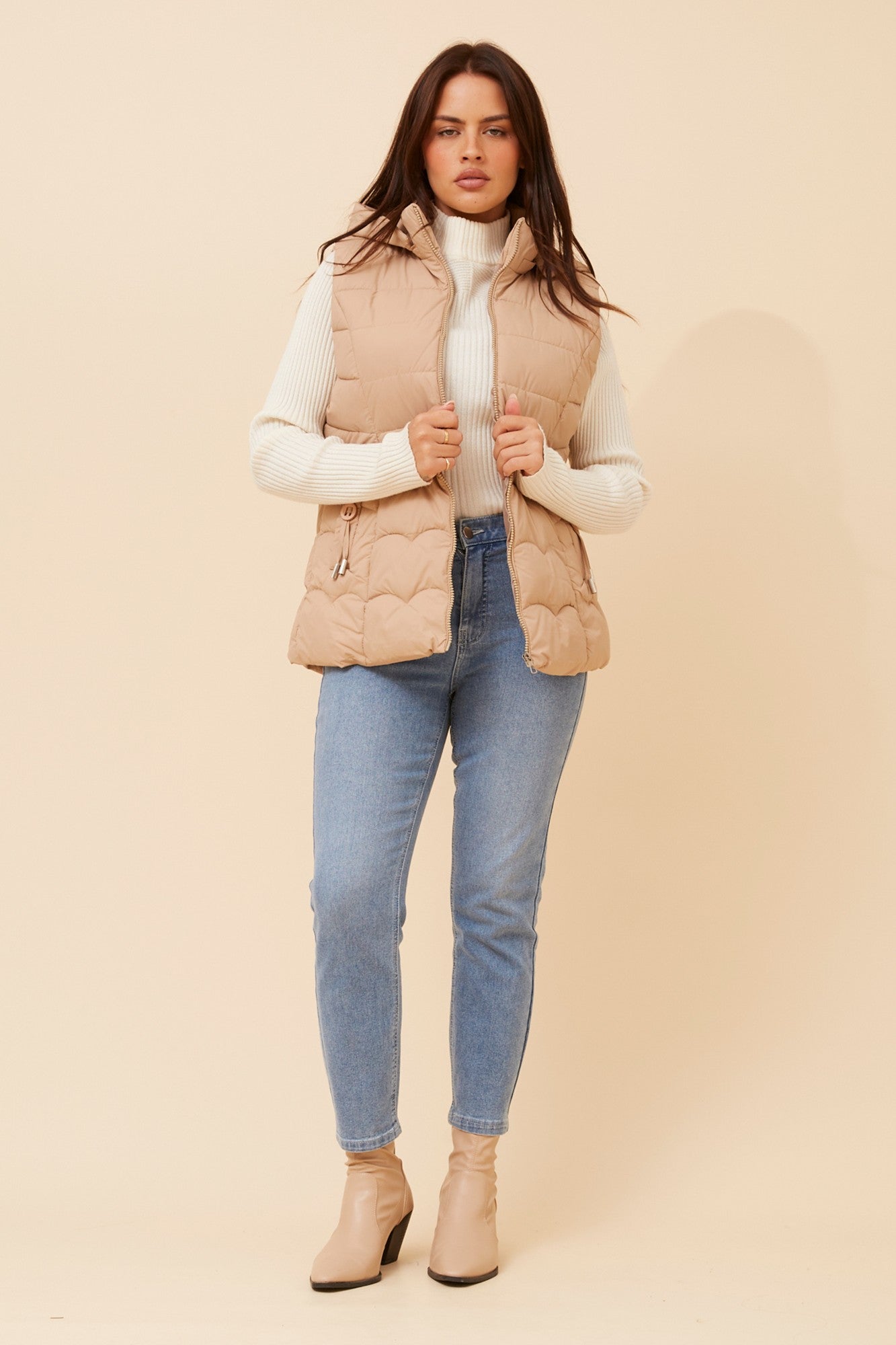 LINDY SOLID PUFFER VEST (Beige)