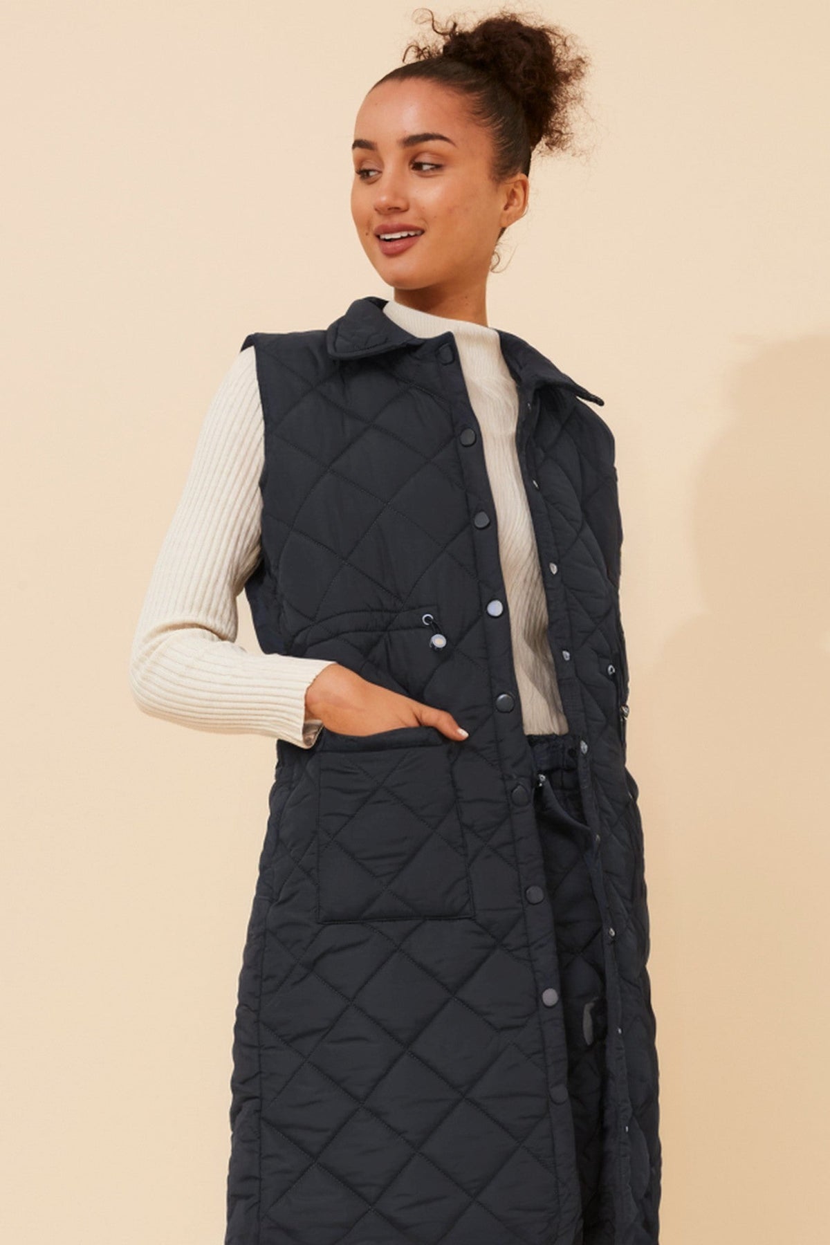 DEDE QUILTED VEST (Black)