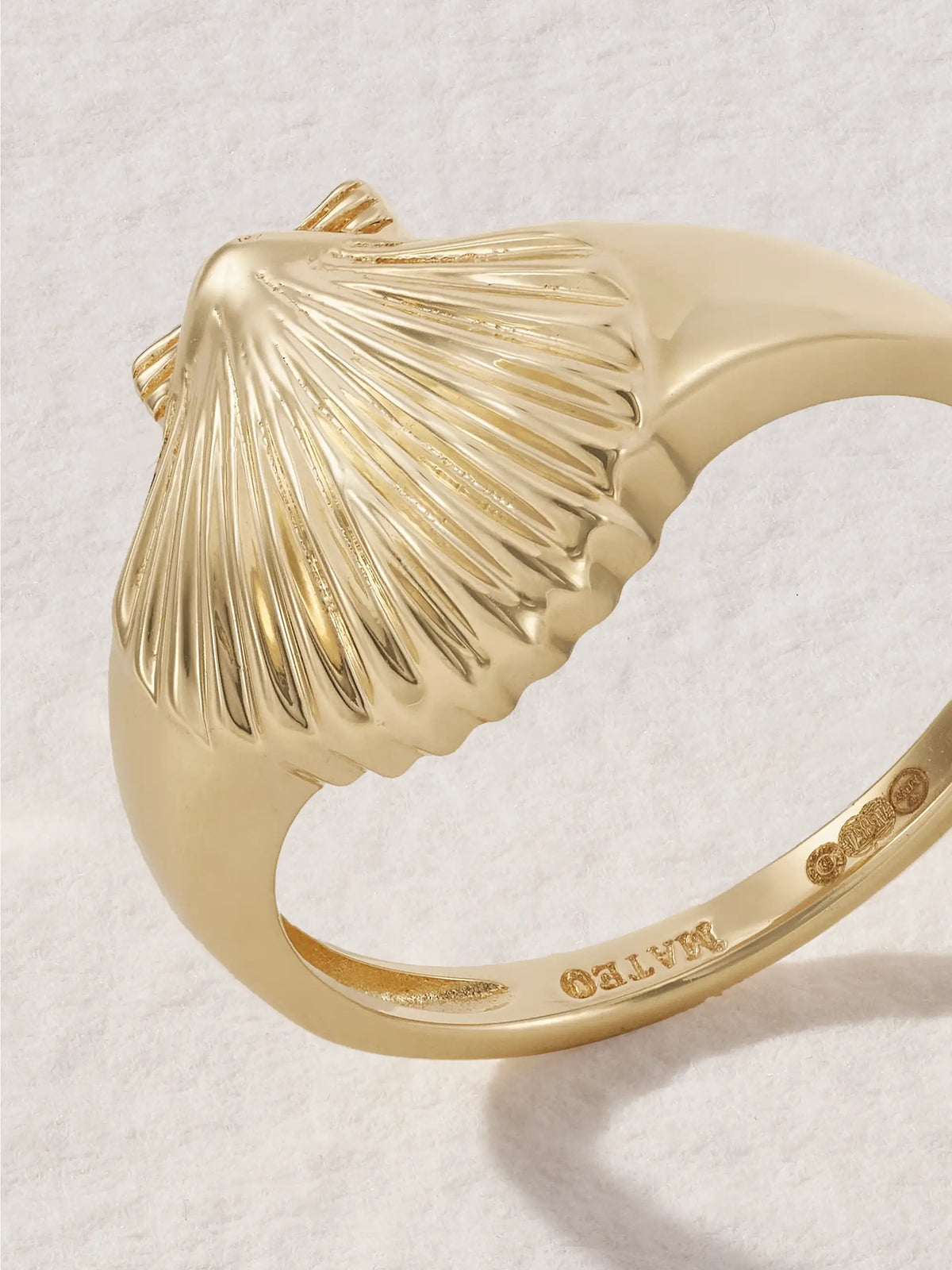 Venus 14-karat Gold Signet Ring
