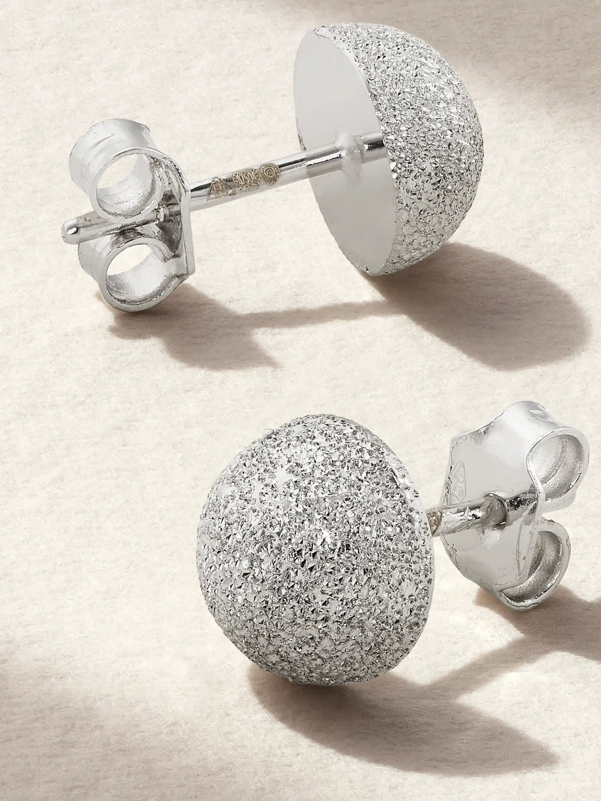 Florentine Finish Medium 18-karat White Gold Earrings