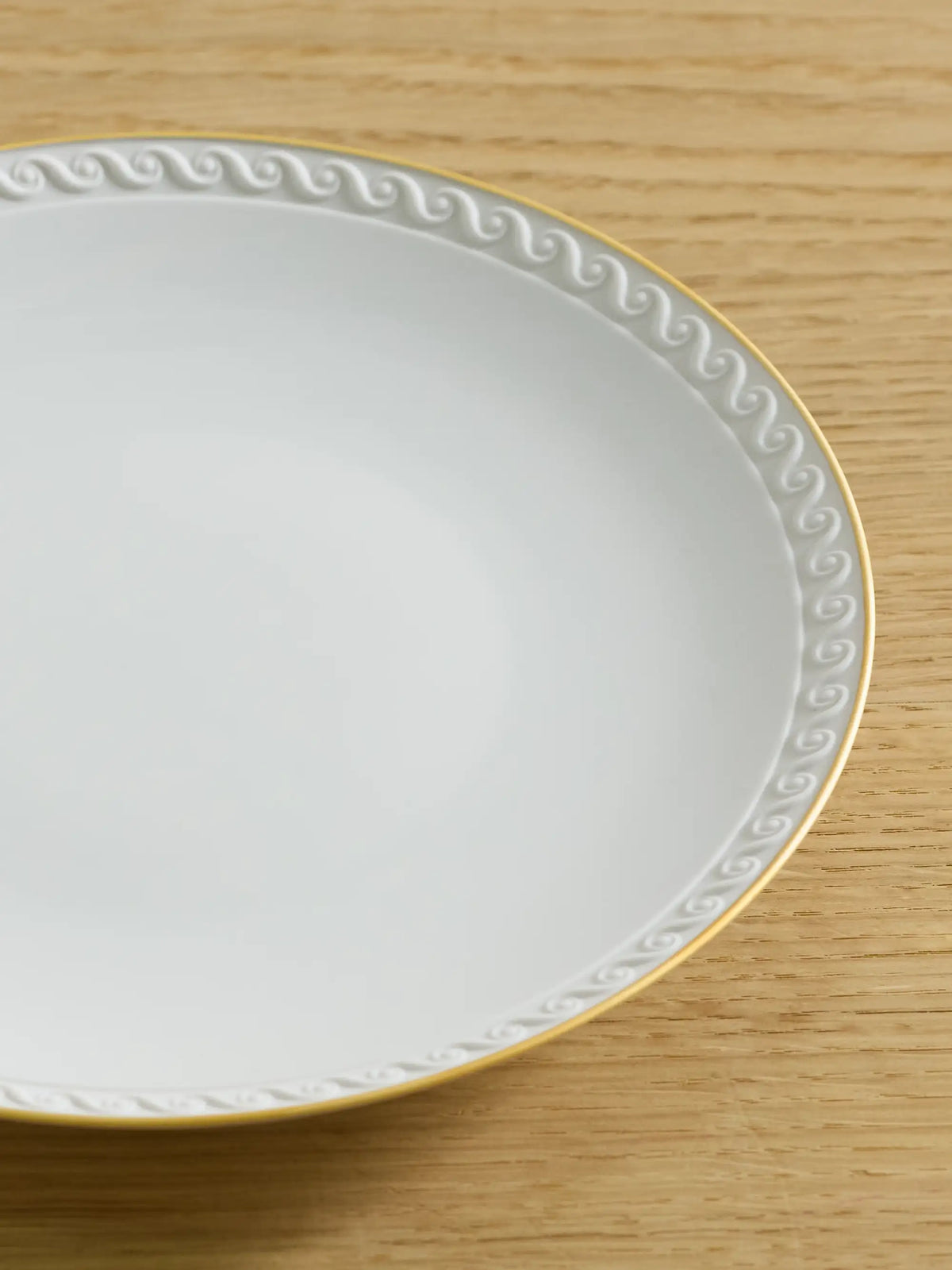 Neptune Set Of Two Gold-plated Porcelain Dessert Plates