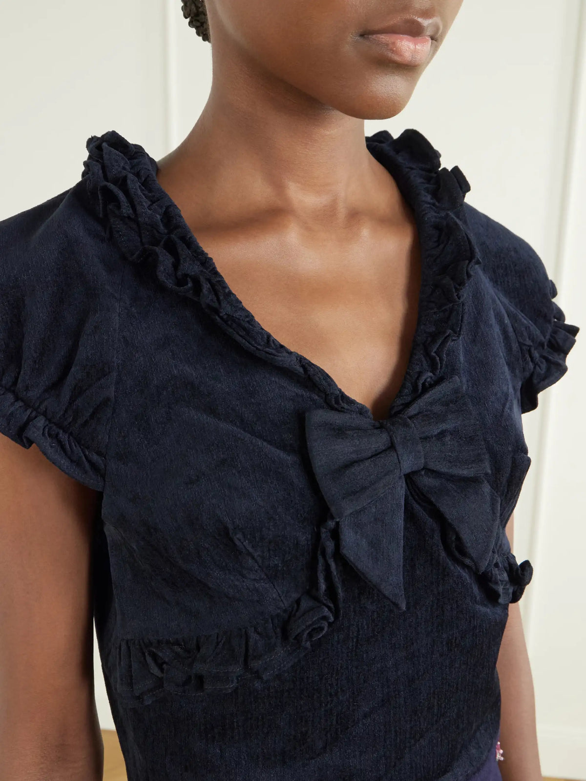 SHUSHU/TONG Crisscross Cropped Bow-detailed Ruffled Velvet Top