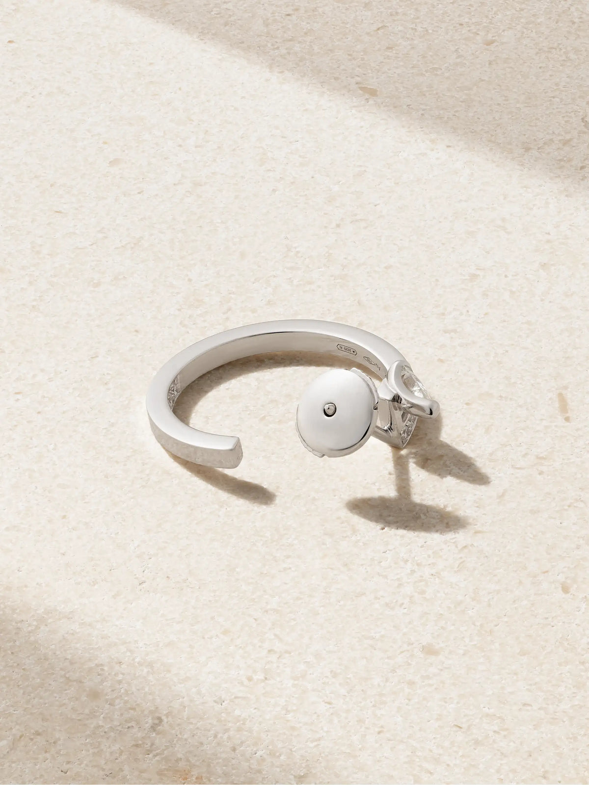Serti Sur Vide 18-karat White Gold Diamond Single Hoop Earring