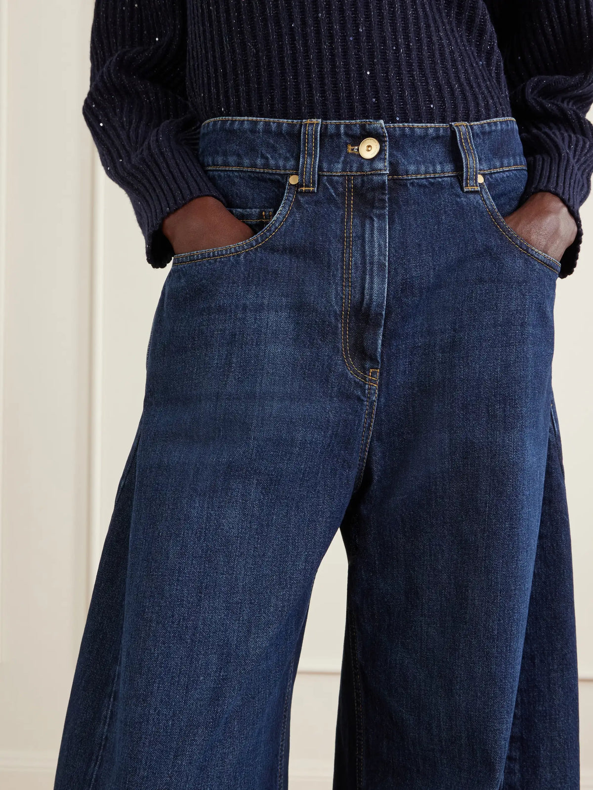 Mid-rise Wide-leg Jeans
