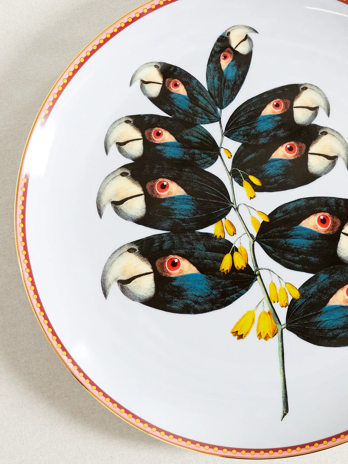 + Beto Val Gold-plated Porcelain Plate