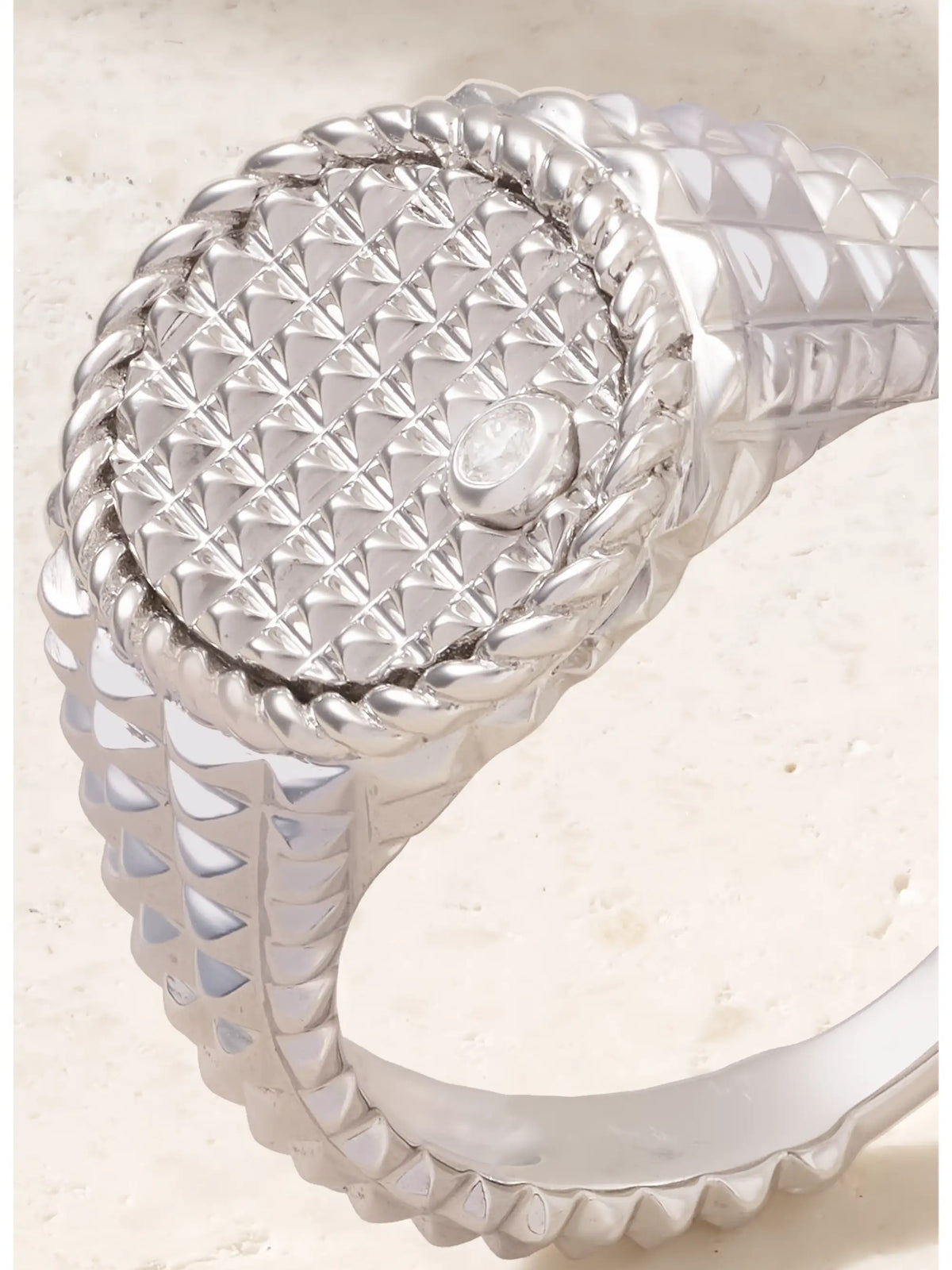 9-karat White Gold Diamond Signet Ring
